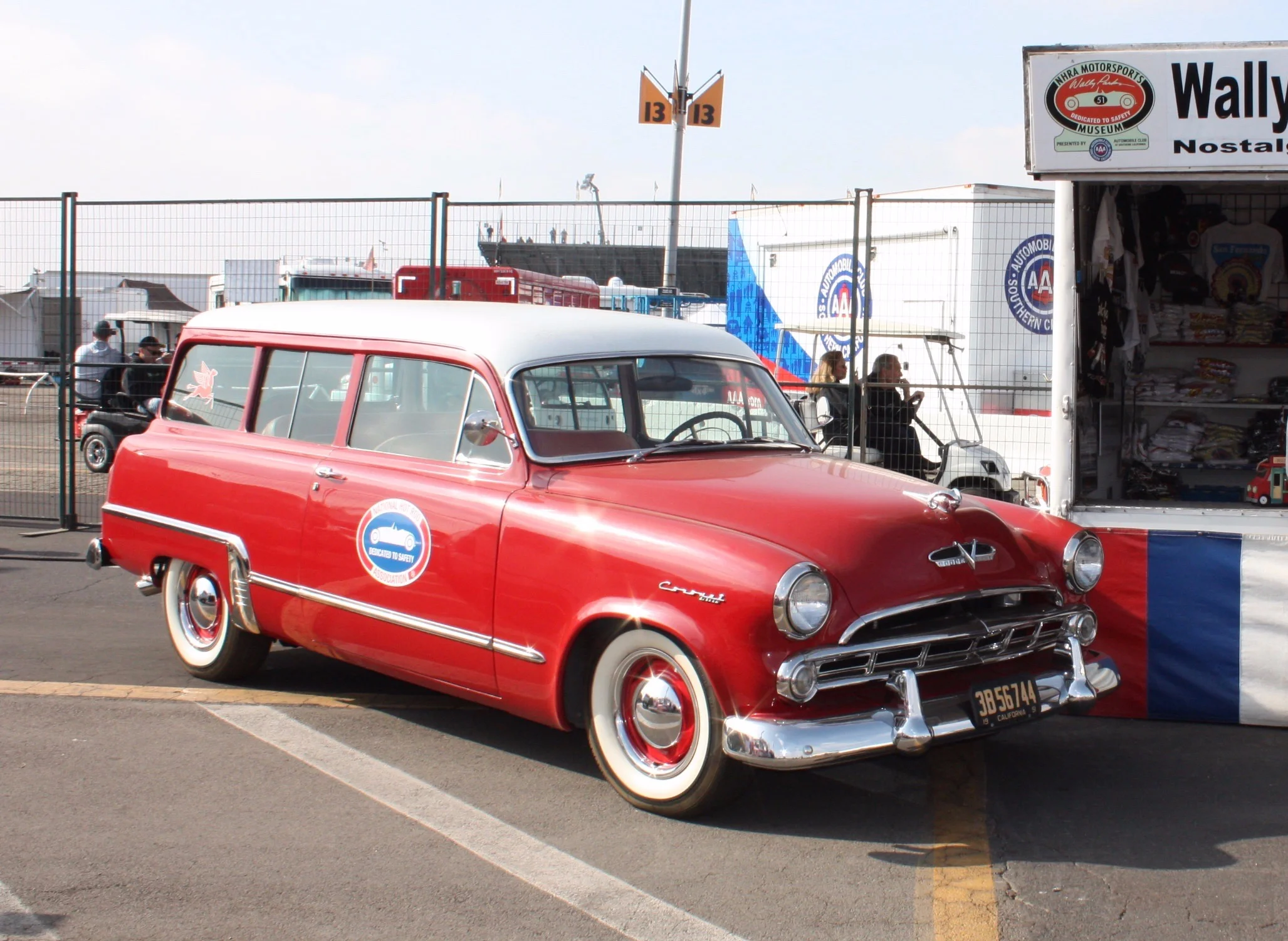 1950 plymouth SpeciaL suburban at 2018 NHRA Winter Nationals (Mal Pearson)