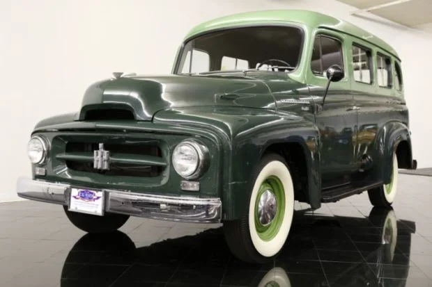 1954 International Series R-110 Travelall