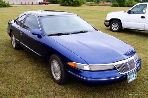 1993 Lincoln Mark VIII (www.drivingline.com)