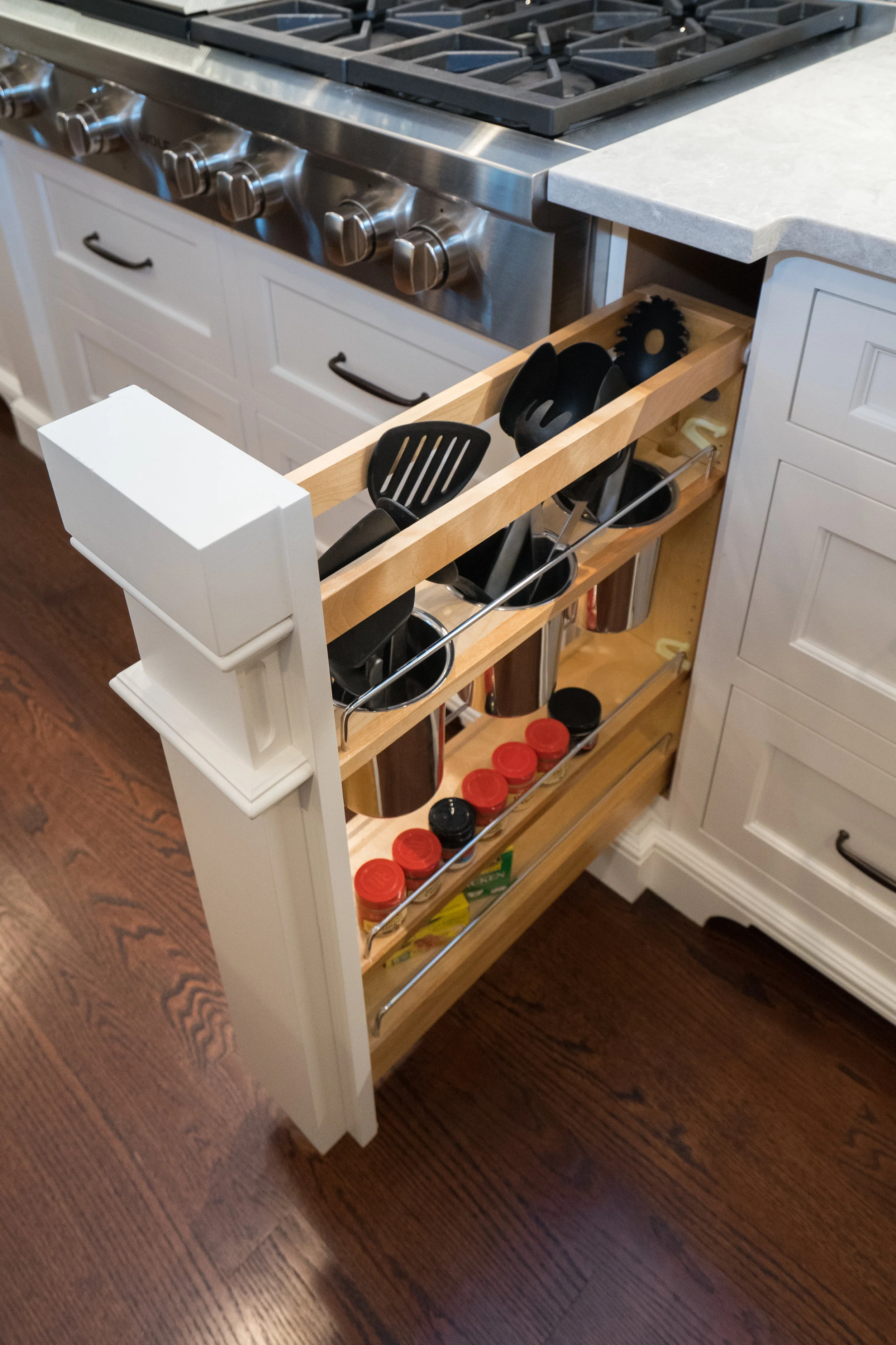 Custom utensil pullout allows you to see every utensil you have!