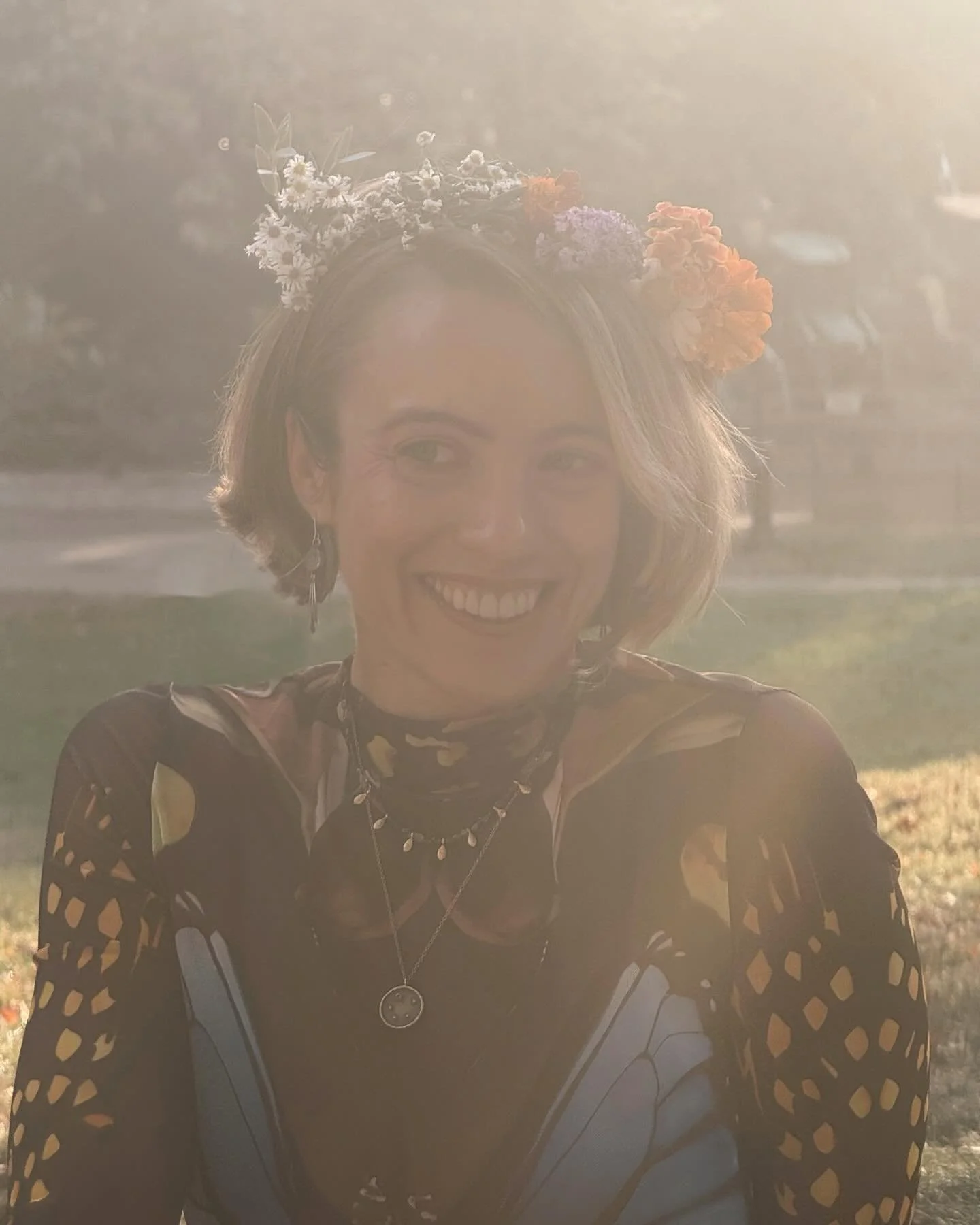 if you believe in faeries clap your hands🧚🏻&zwj;♀️✨

👏🏼👏🏼gratitude list of all my favorite magical things🪄

🦋warm October days
🤗sweet smiling friends 
🌼dogs in flower crowns
🍂bright fall foliage 
🌳iconic new york 
🫖blooming flower tea
🧁