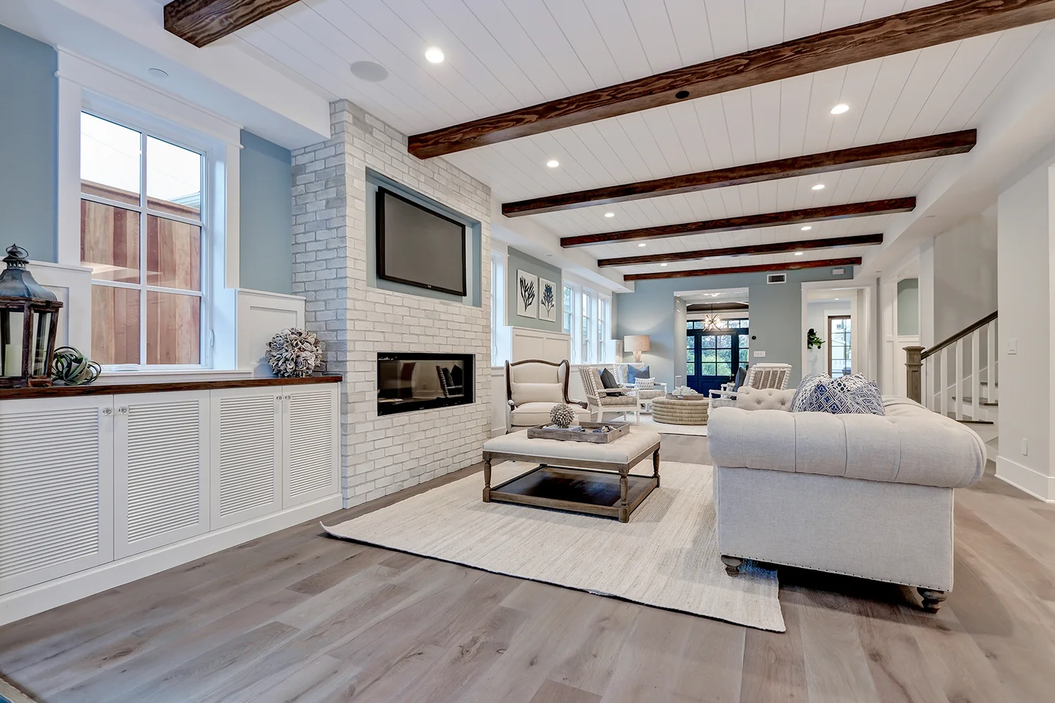 Skulick - 1716 Oak_Living room2.jpg
