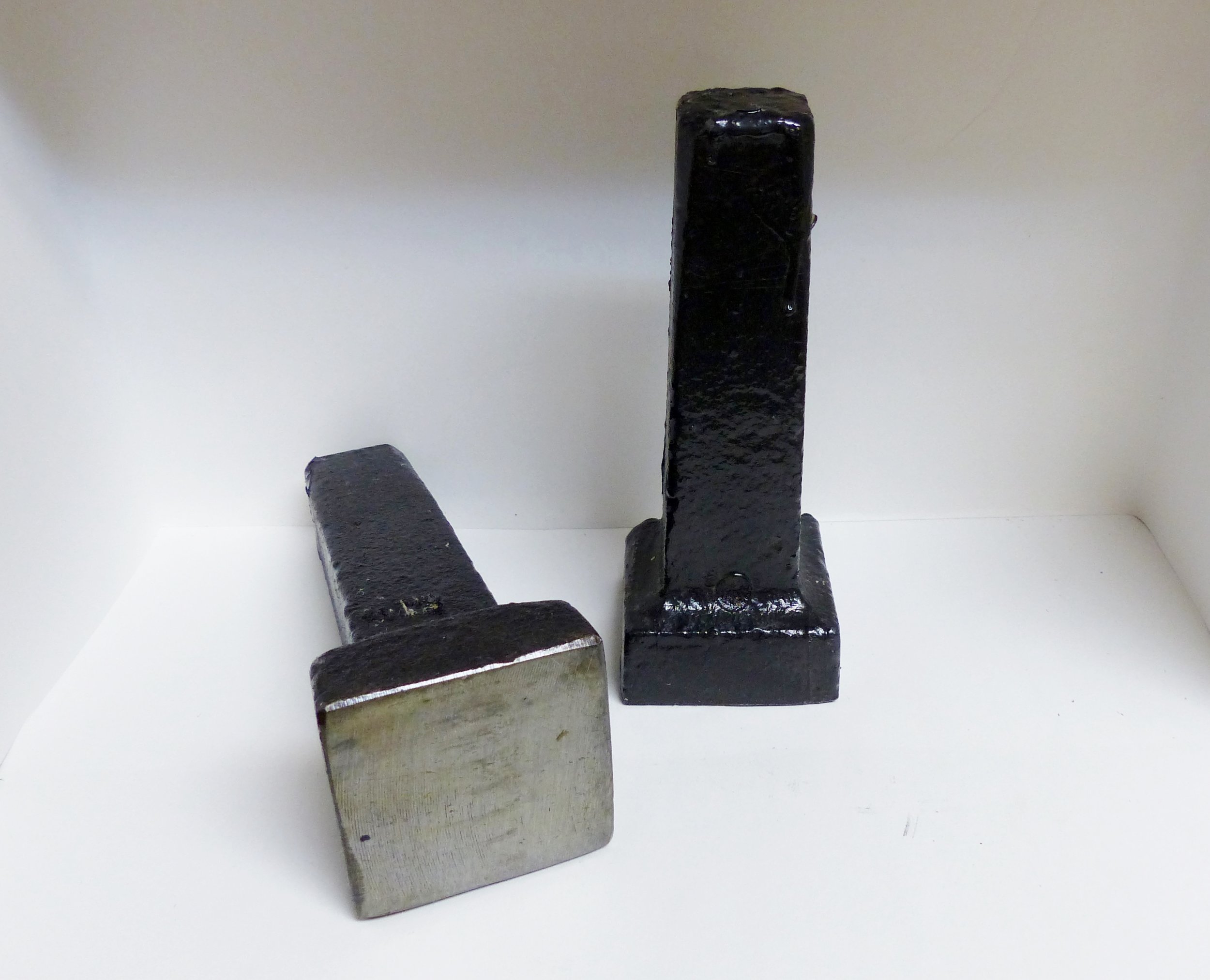 Rectangular Stake Anvil FACE: 2 5/8" x 2.65" THICKNESS: 1 7/8" TANG LENGTH: 5" STEM TAPER: 1.5" under face to 1 1/4" square at bottom WEIGHT: 3.5 lbs. PRICE: $70.00 FREE shipping anywhere in the USA! Delivered by USPS Priority Mail Toll Free Order Line: 888-737-5714