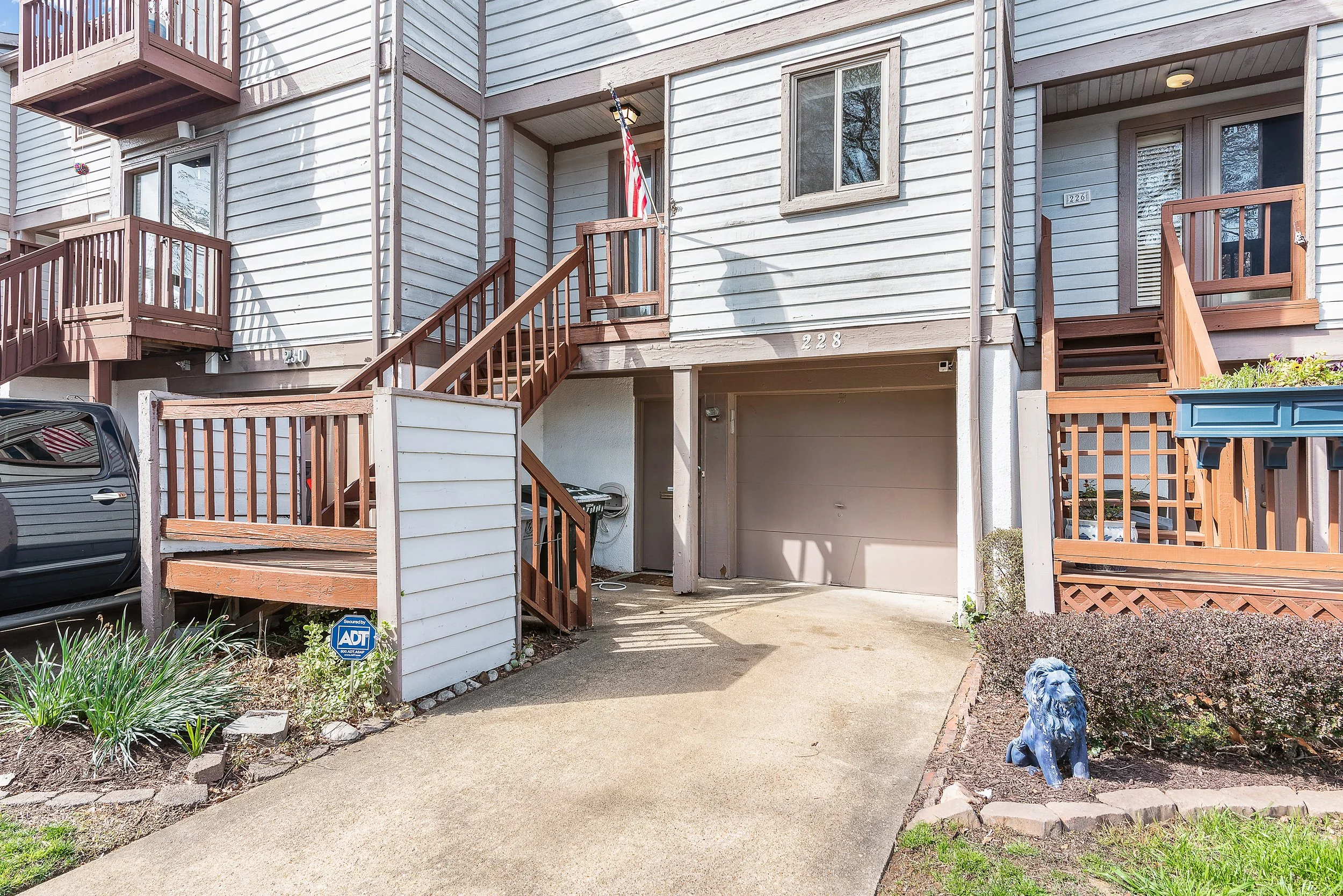 3BR/2.5BA Waterfront Townhome 