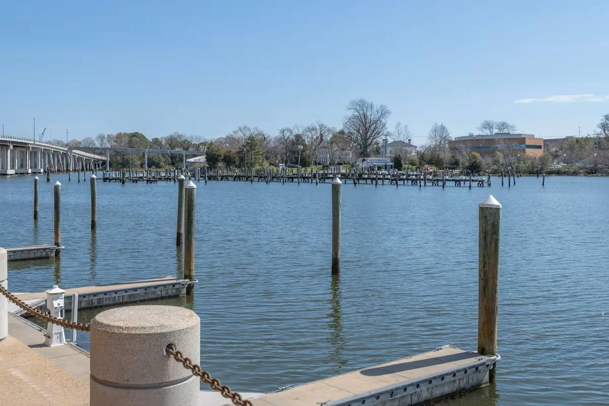Furnished 2-bedroom townhouse near Hampton University and the waterfront