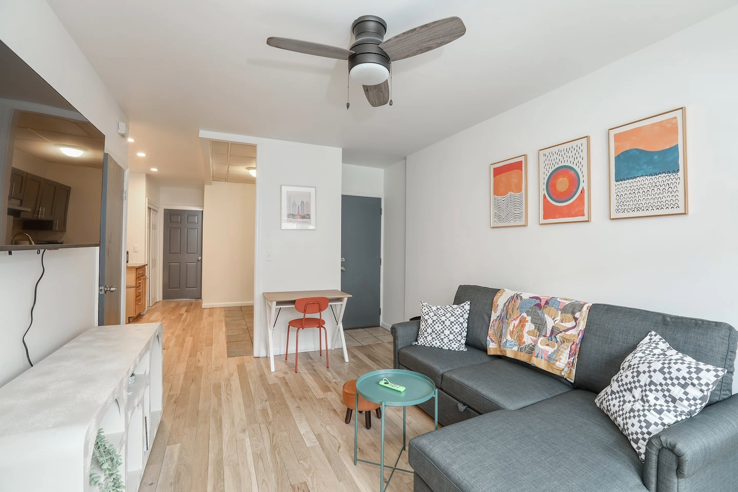Furnished 2-bedroom rental with patio near Philadelphia stadiums