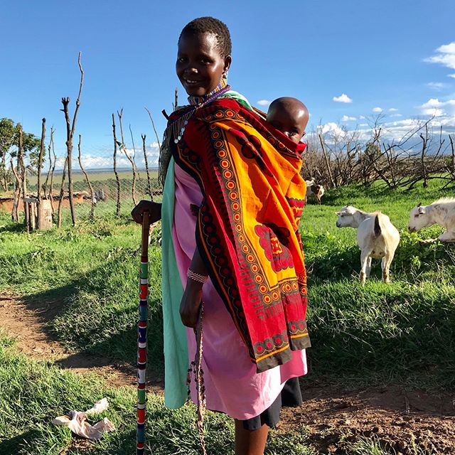 The beautiful people of the Maasai Mara Tribe are so happy and welcoming 🤗
.
.
Photo #2: Maasai Tribe tradition is whoever jumps the highest gets the prettiest girl.