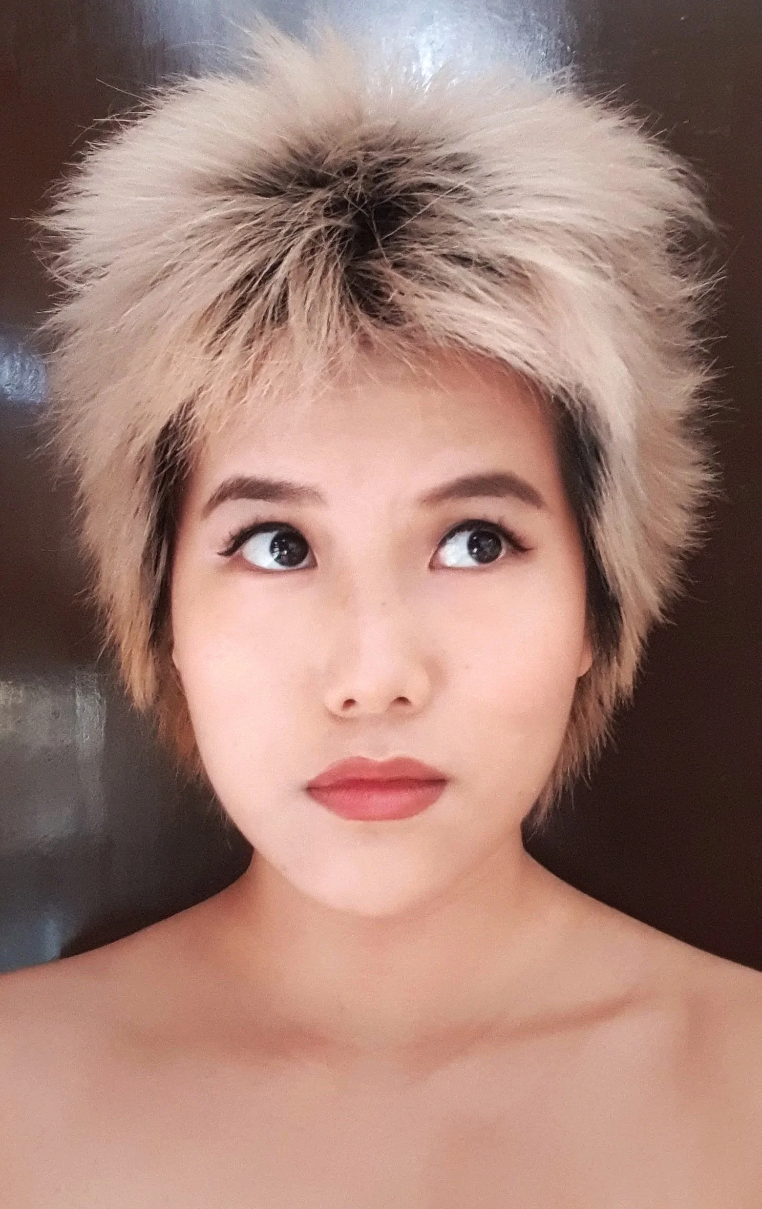 headshot_blonde.jpg