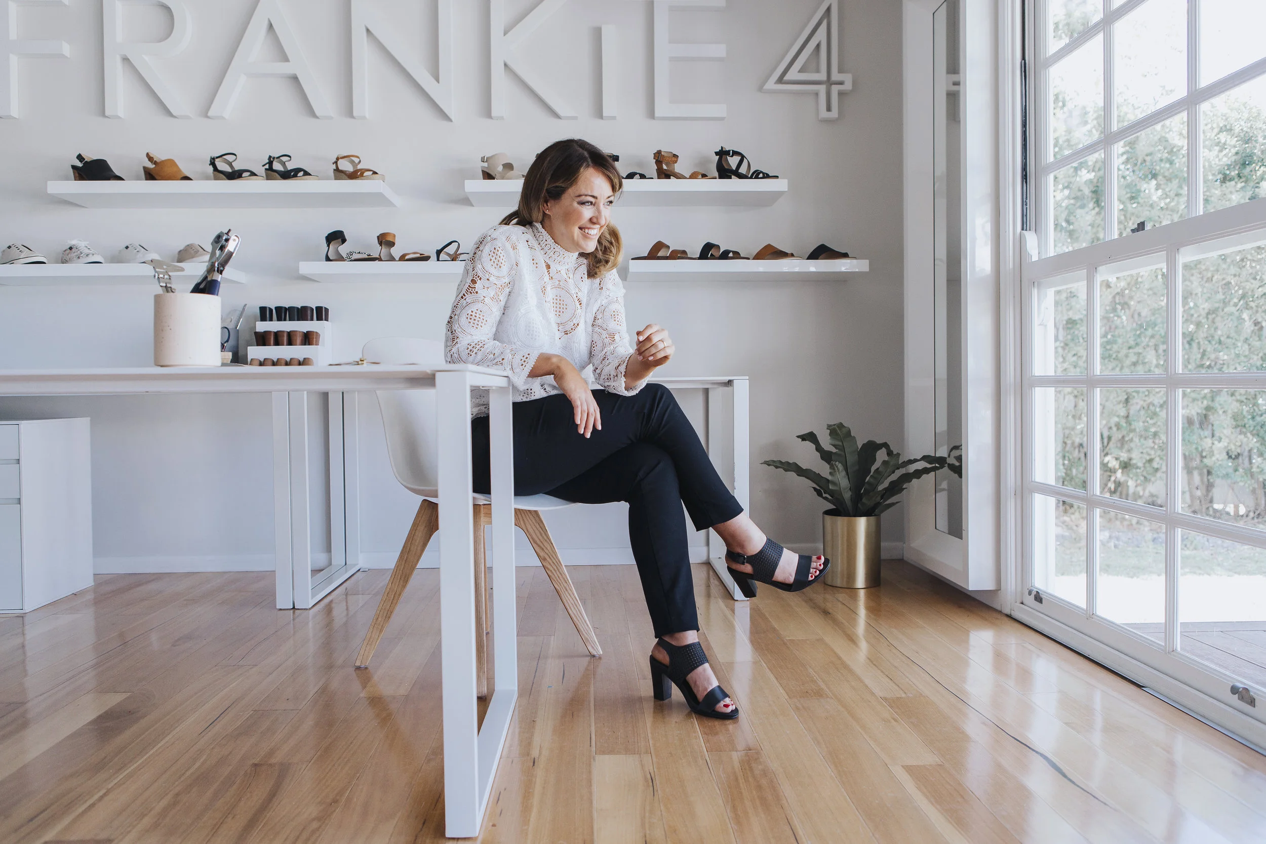 CAROLINE SS17_DESK_1.jpg