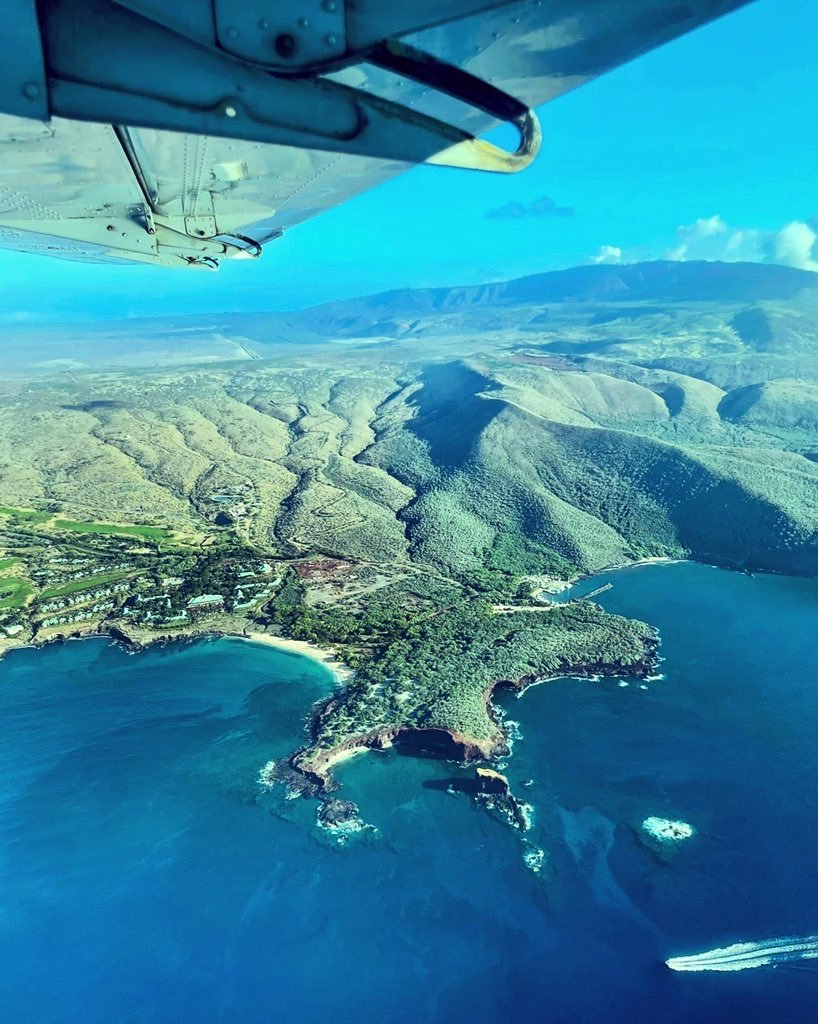View of the Four Seasons Lanai from the passenger window of Mokulele Airlines.JPG