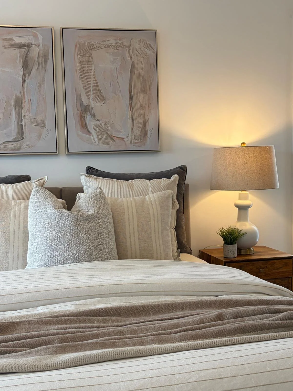 cream bedroom.jpeg
