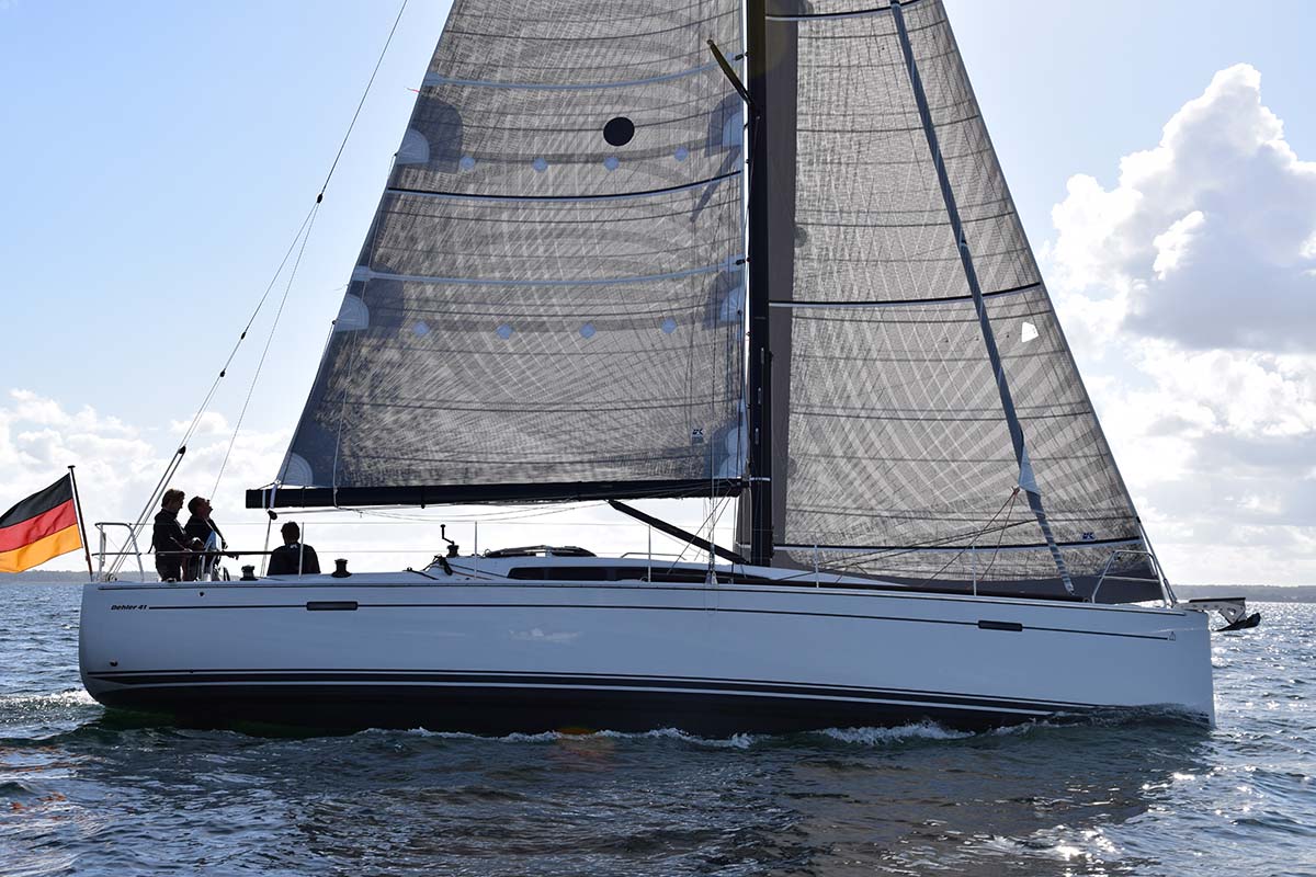A Dehler 41 with X-Drive carbon full-batten mainsail and roller/furling genoa. The base fabric has a grey taffeta on the side opposite the tapes. 
