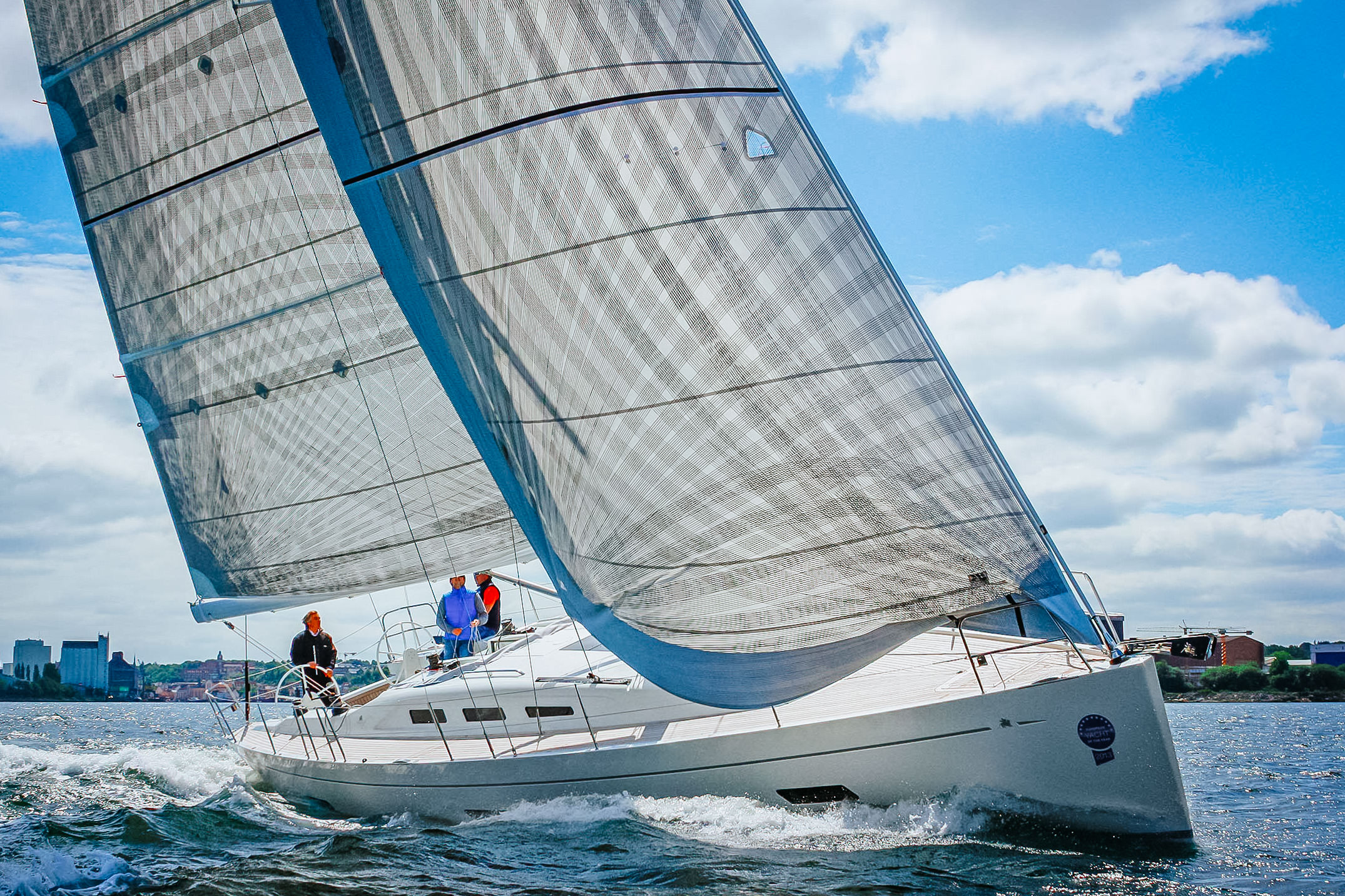 Italia 13.98 with X-Drive carbon sails for both cruising and club racing.