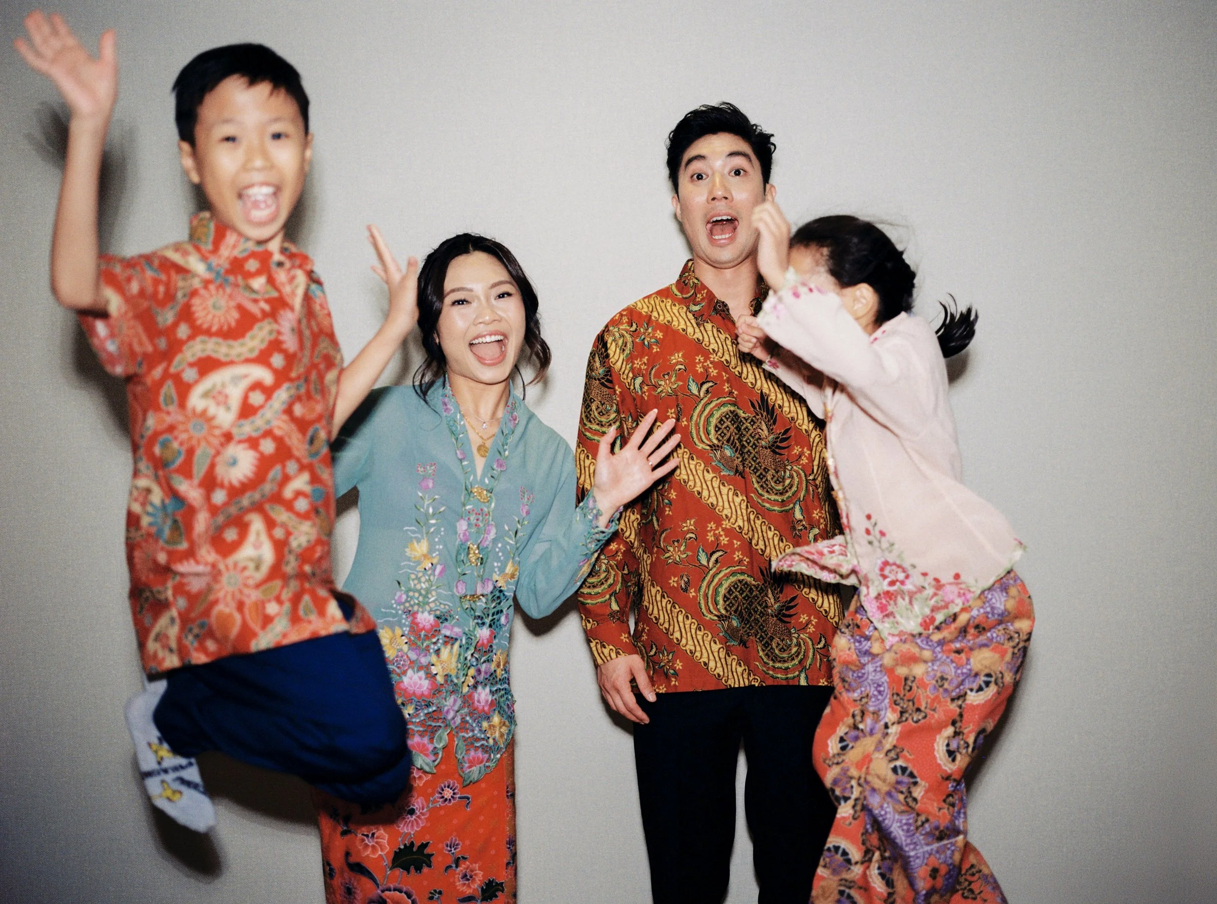 Victoria BC wedding photographer Eisabess_Ervin_0096gold copy.jpg