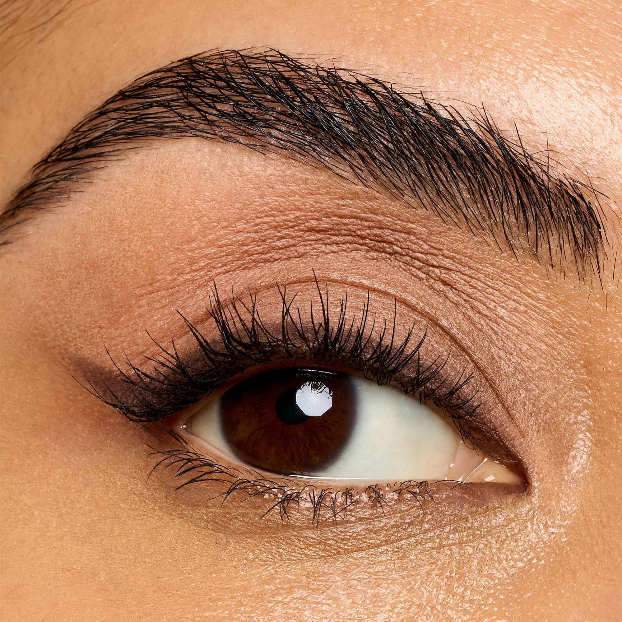 BB_FY25_PDP_IMAGE_EYECROP_LWCSS_MED_LINER.jpg