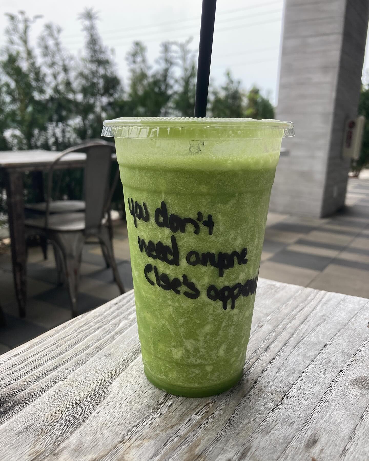 You don&rsquo;t need anyone else&rsquo;s approval because it&rsquo;s 
never not a great time for a green smoothie! 

The Boss 

- kale 🍃

-spinach 🥬

-cucumber 🥒

-lemon🍋

-pineapple 🍍

-banana 🍌 

#mindfulness #healthylifestyle #mindbodysoul #