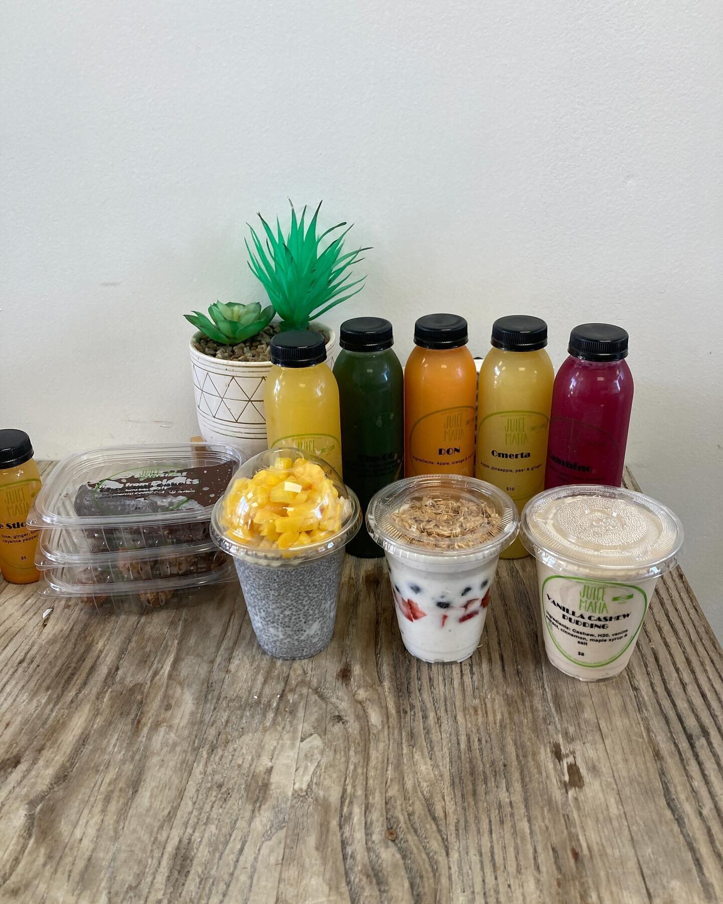 Make sure your Sunday Funday includes a healthy meal to help@kick your week off right. 

Juice Mafia, located in @hallandale_beach_cra inside @atlanticvillagehallandale is your perfect spot for all your health cravings 

Known for our cold pressed ju