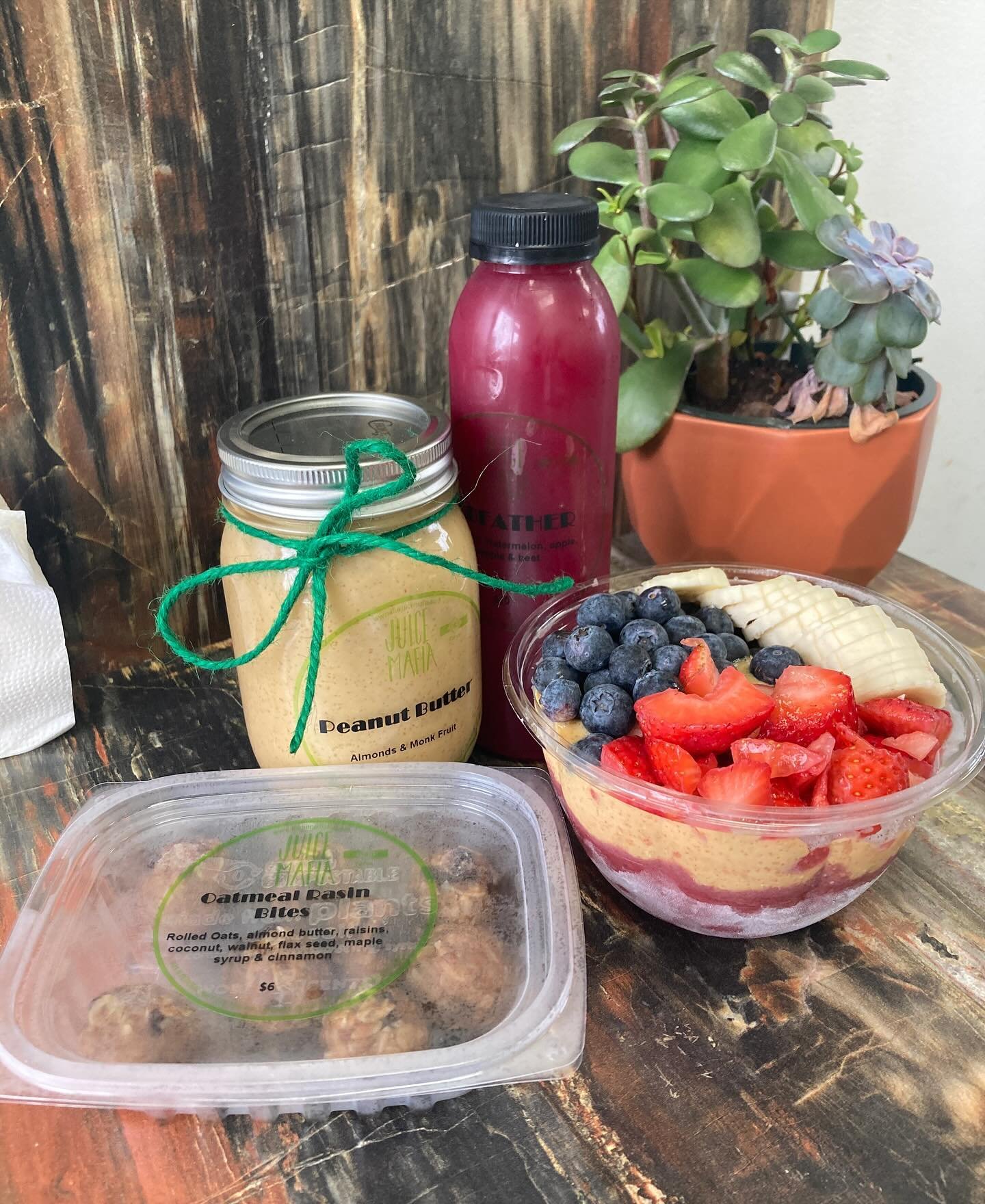 A&ccedil;a&iacute; bowl for now and snacks for later! 

#allnatural #peanutbutter #almondbutter #wevegonenuts #healthylifestyle #healthyhabits #breakfast #brunch #lunch #afterschool #snacktime #postworkoutfuel #tastethedifference #familyfriendlymeals