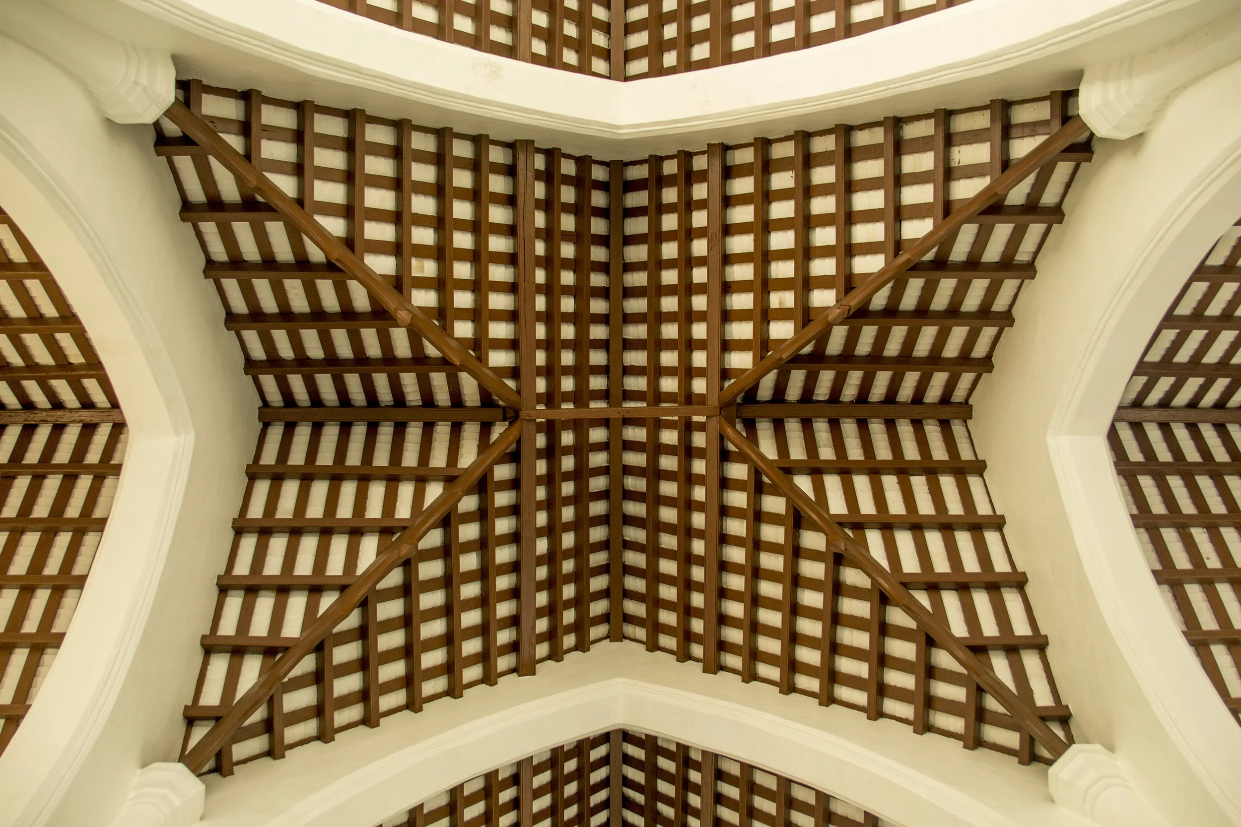 Hong_Kong_Cemetery_Chapel_ceiling.jpg