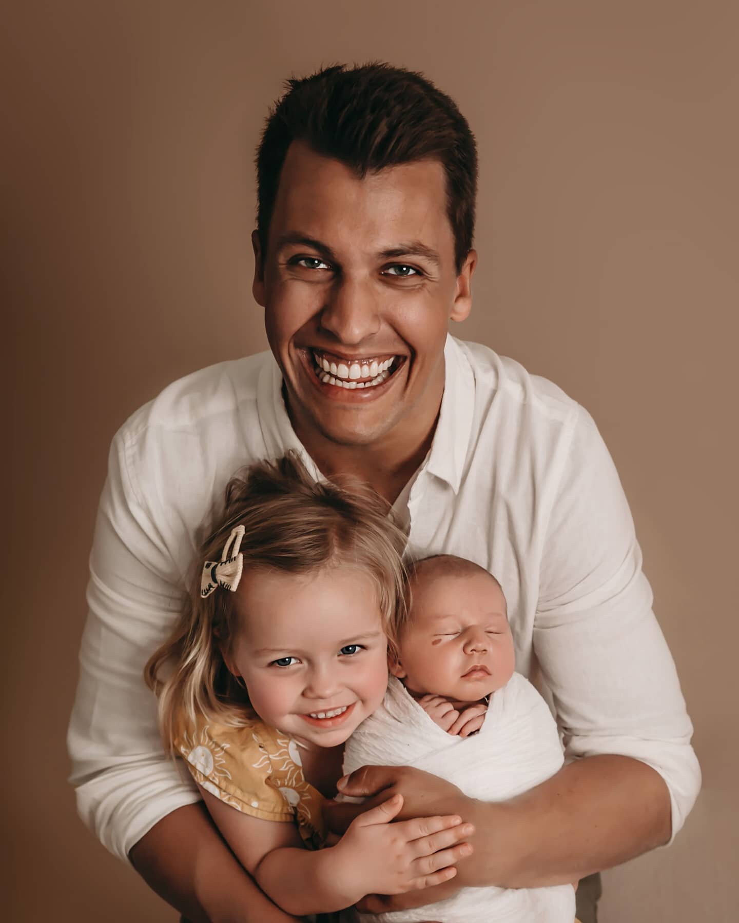 Proud Dad with his beautiful little girls. A memory to cherish for ever. 

Torge is an old co-worker. I specifically remember him being one of the most honest and dedicated professionals you'll ever meet. If you're buying or selling and need a real e