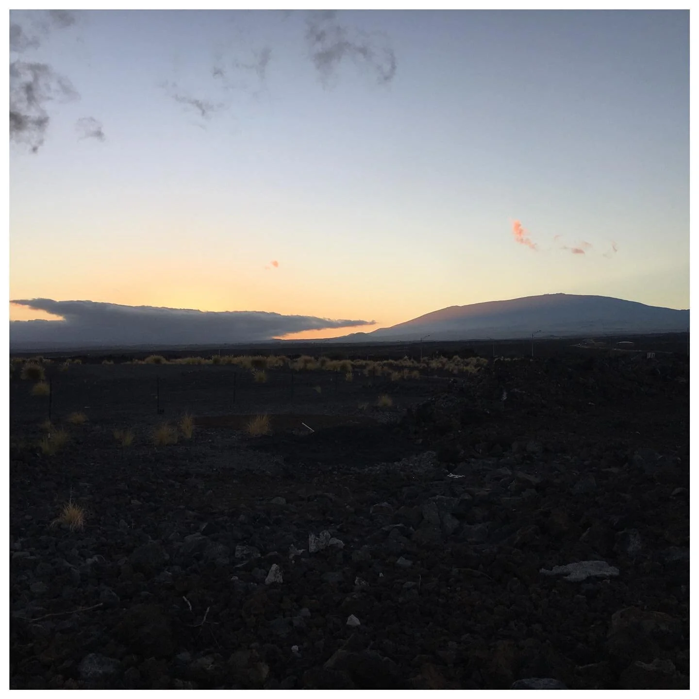 Cloud and Mountain. The island is my oyster 
&bull;
&bull;
&bull;
&bull;
&bull;
#bigisland #hawaiilife #maunakea #cloud #volcano #run #runner #runnungmotivation #mountain #clouds #sky #sunrise #dawn #lava #cloudfirmation #yinyang #balance #harmony #p