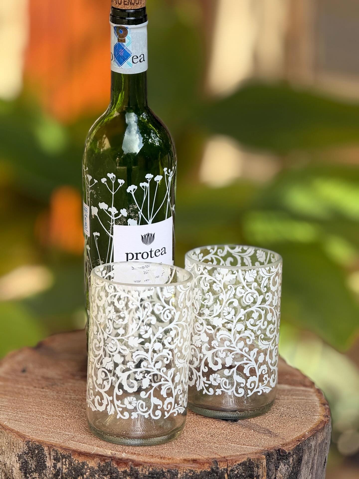 At Manda Bay, every glass bottle gets a second story.
Wine and spirit bottles are hand-cut into beautiful drinking glasses for your rooms&hellip; and anything left over is crushed into fine sand.

Because paradise should be gentle on the planet too !
