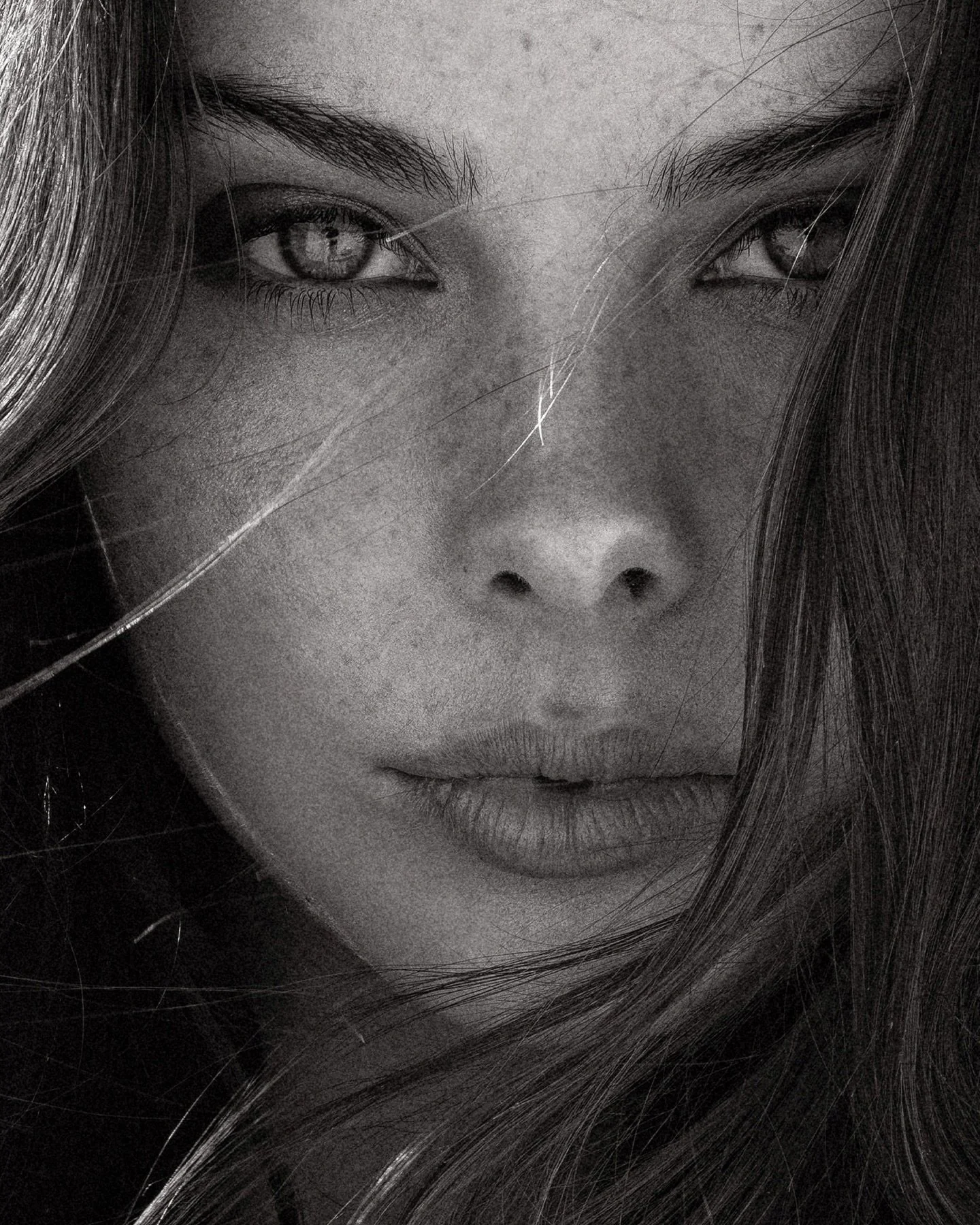 M E I K A /// Finally we did it, we worked together!!!
Love the pictures we made -
@meikawoollard 
@lorellagianninimakeup 
@scoopmanagement
@women360mgmt

For those who know me know that this is my favourite type of light.
Some BTS too in the last fe