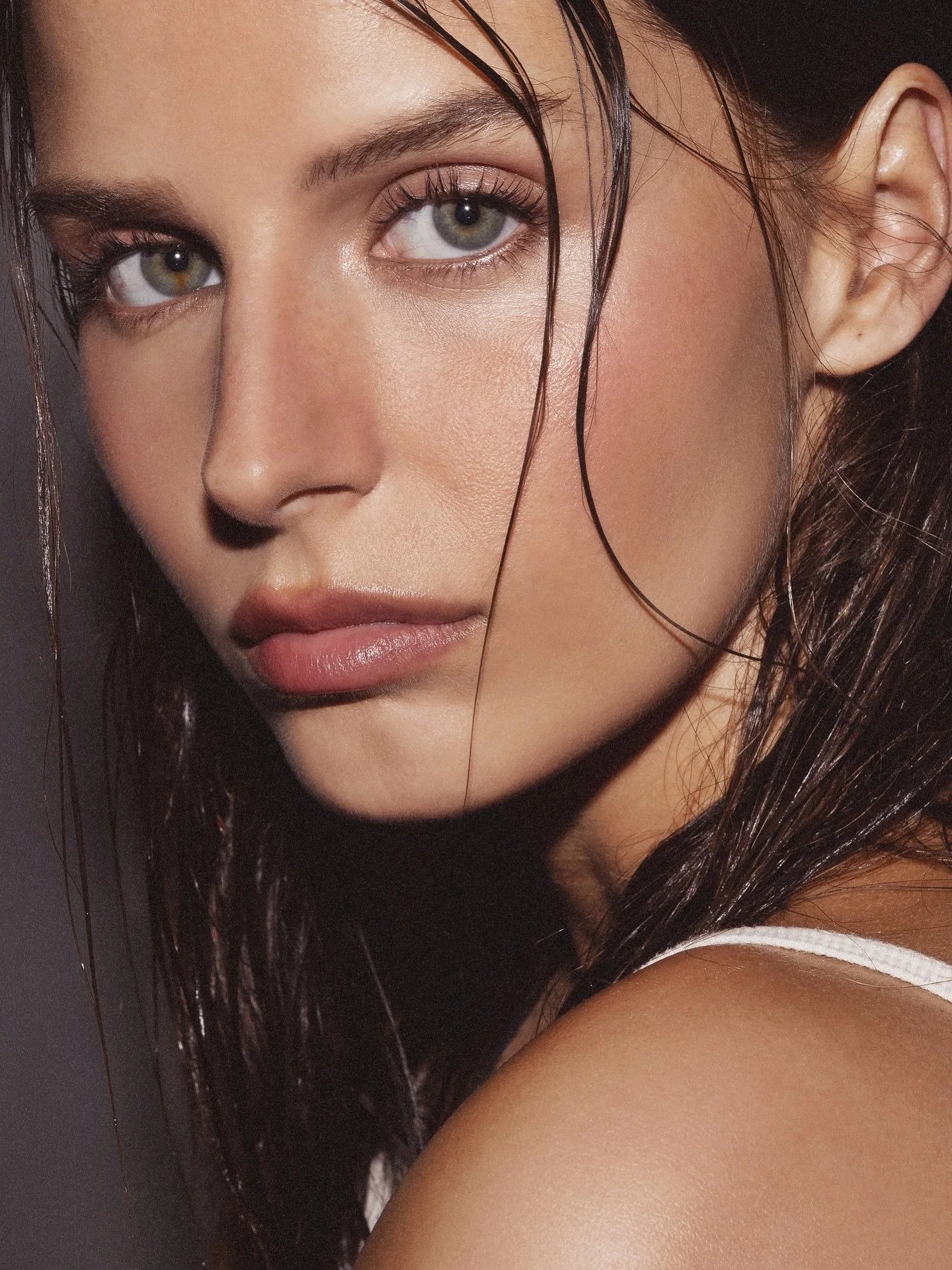 My new Bondi studio setup with @stephmandich from @kultaustralia and beauty by @lorellagianninimakeup 📸