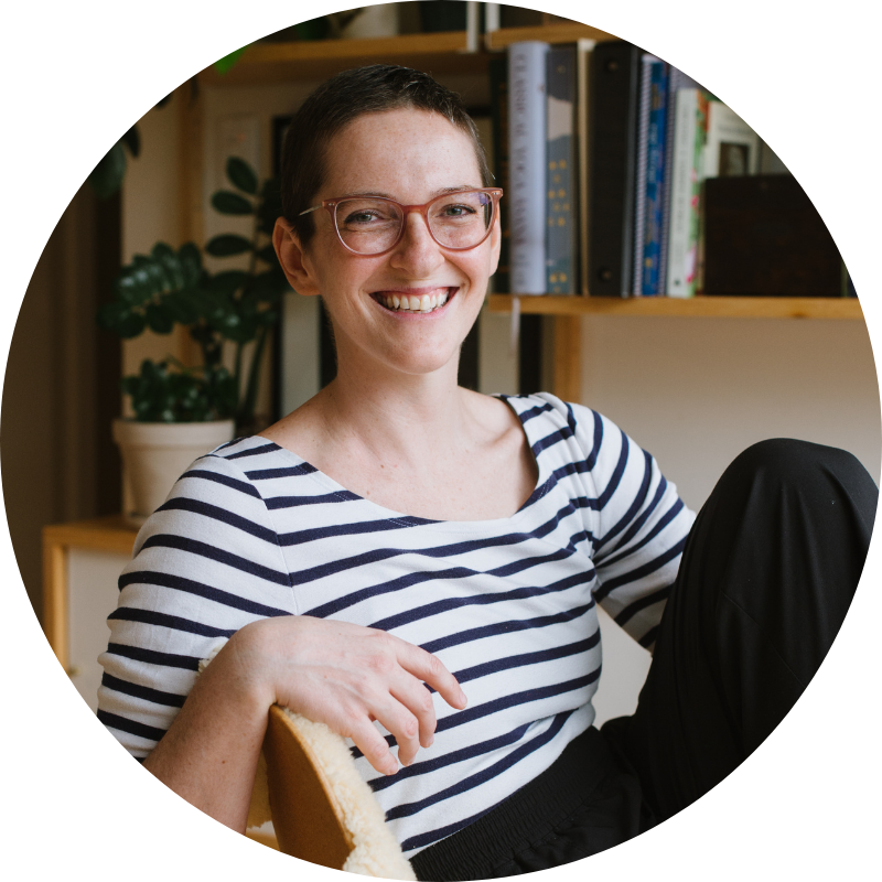 Julia Ayearst headshot