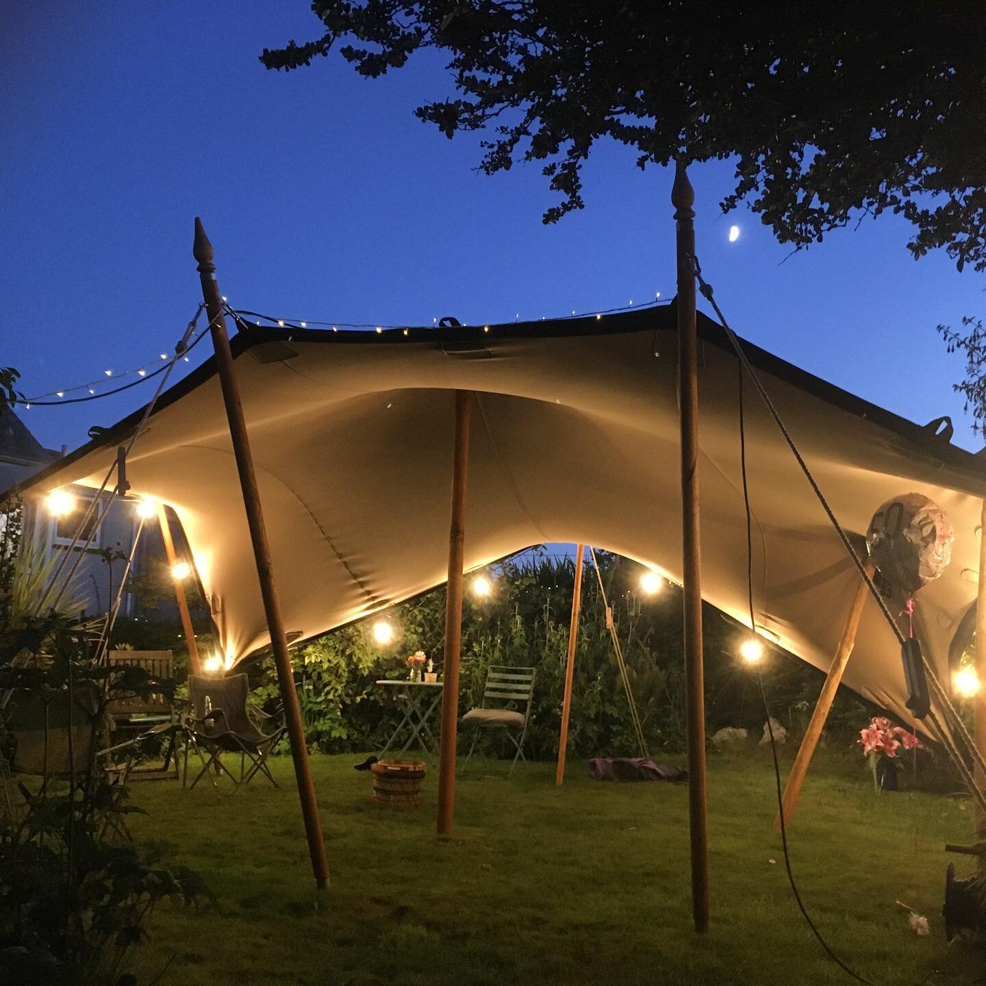 Gotta love a tensile structure!!Under the stars last night @coolcanvas what a great pop up! 🎉🎪🏕🐙 The #sun the #moon the #stars #cornwalllife #tensilestructure #sculpture