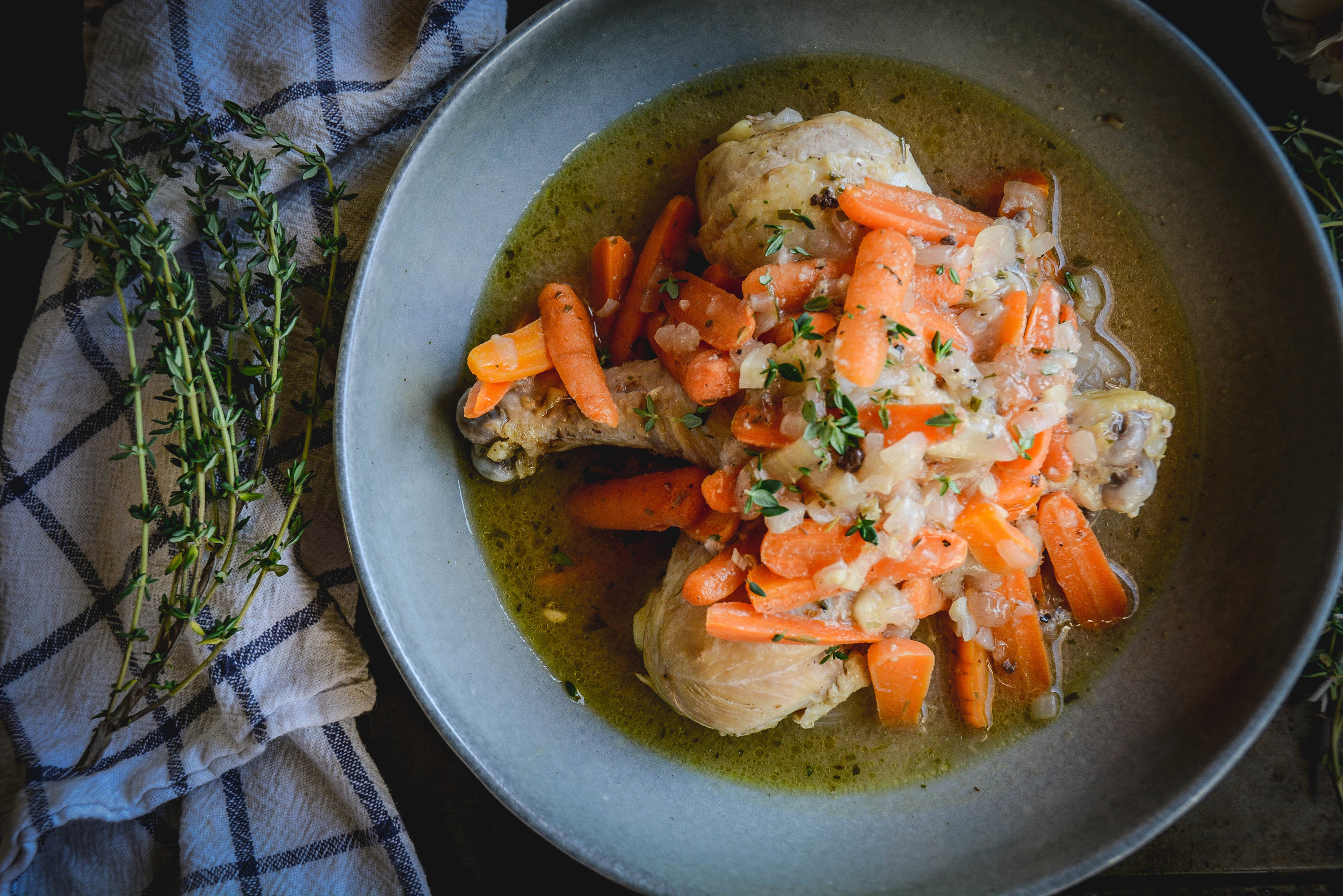  dijon chicken with carrots and thyme 