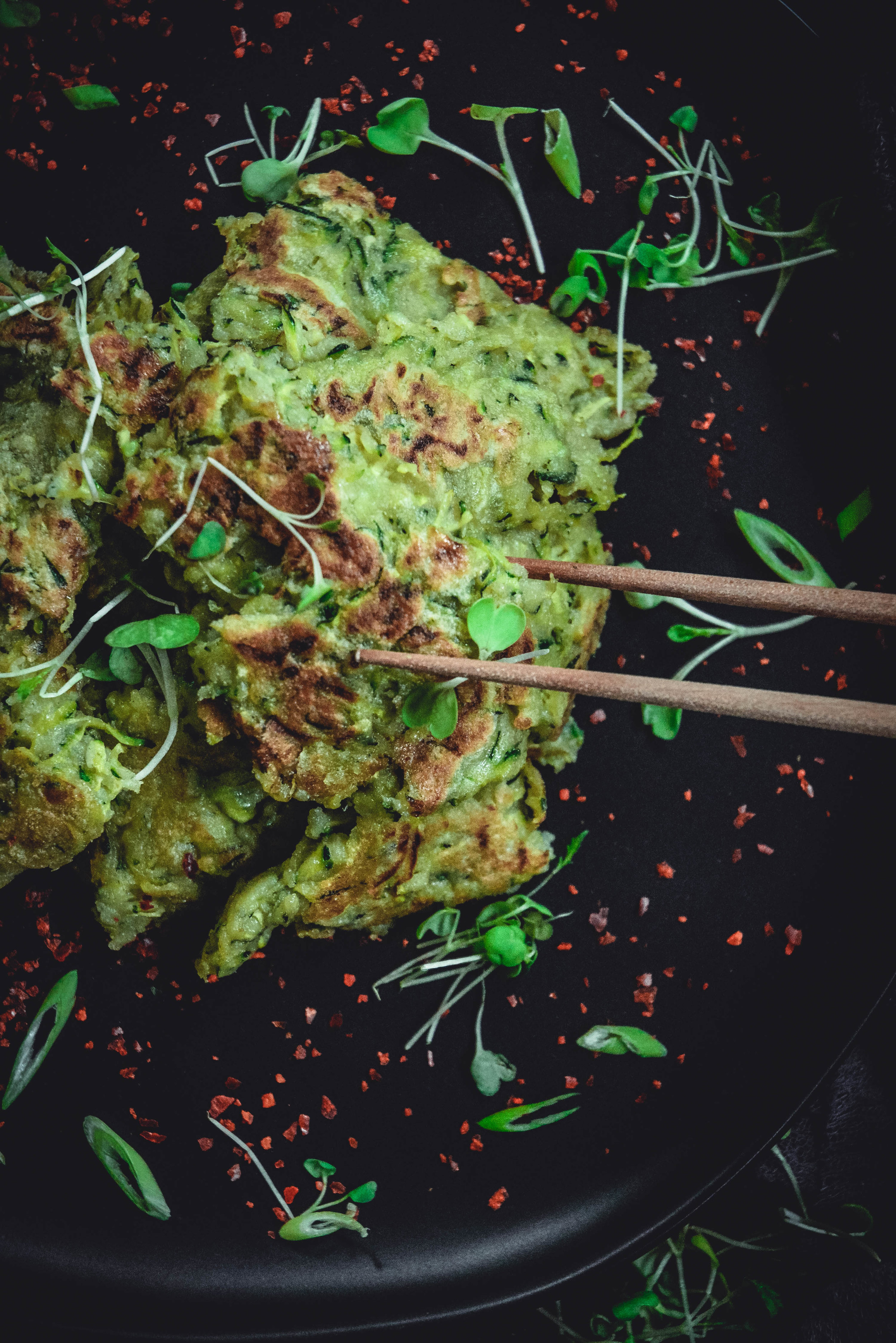  A delicious crispy zucchini pancakes dipped in a mouthwatering sweet and sour sauce. Recipe created by Jean Choi, author of Korean Paleo. @whatgreatgrandmaate #whatgreatgrandmaate #koreanpaleocookbook #koreanfood #zucchinipancakes #koreanzucchinipancakes #paleo #vegan #glutenfree #dairyfree #calmeats #jeanchoi 