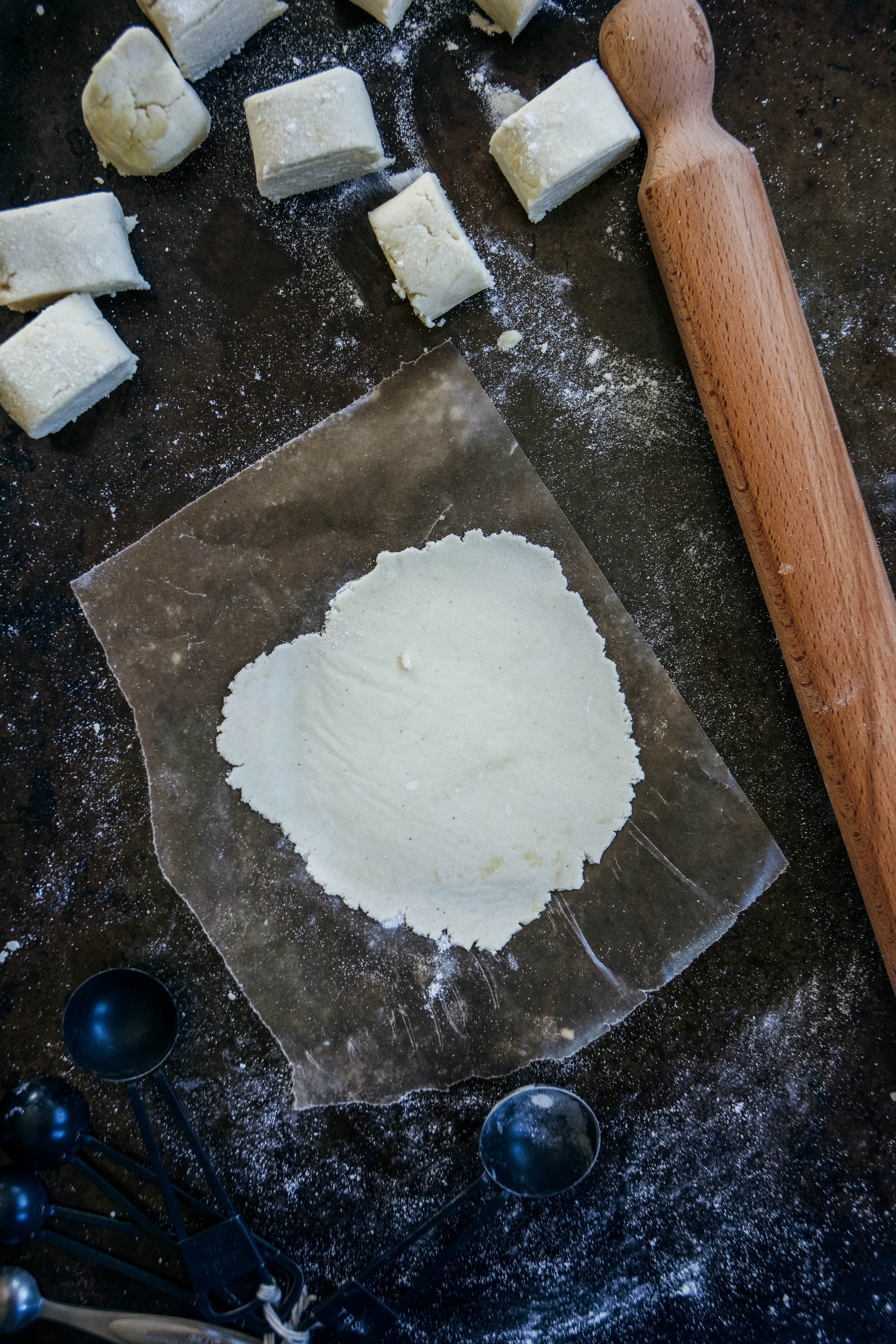  Making paleo tortillas is incredibly easy and fun! All you need is cassava flour, coconut flour, water, apple cider vinegar, olive oil and salt. And no tortilla maker needed! A little wax paper will do the trick. So check out this 6 ingredient paleo tortilla recipe. #cassava #cassavatortillas #paleotortillas #paleo #whole30tortillas #calmeats #vegantortillas #vegantacos #paleotacos #tortillas #tortillarecipe #whole30 #vegan 