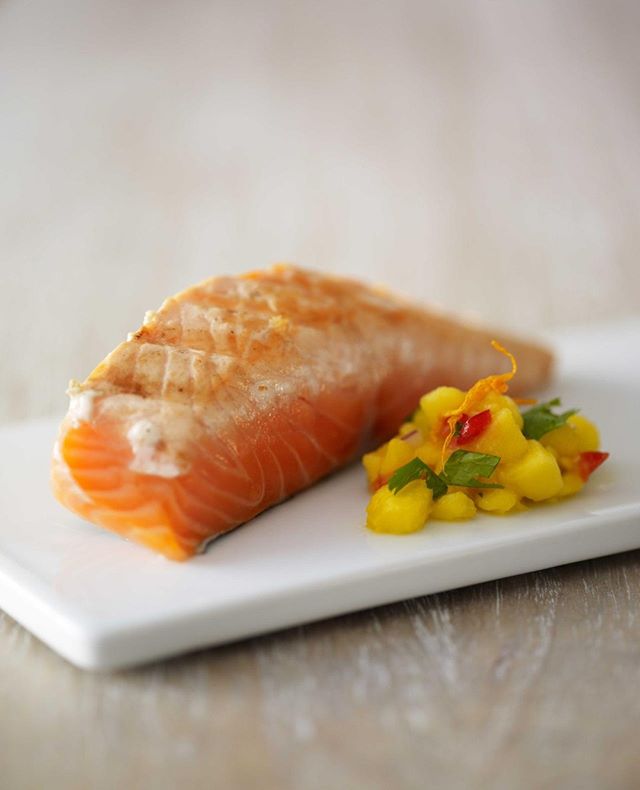 Salmon filet with mango salsa⁣
.⁣
.⁣
.⁣
.⁣
.⁣
.⁣
.⁣
.⁣
#melt_catering #mangosalsa #salmonfilet #privateeventcatering #localingredients #eatlocalzurich #everythinghomemade #meltcateringzurich #cateringzurich #corporatelunchcatering #zurichcatering#wed
