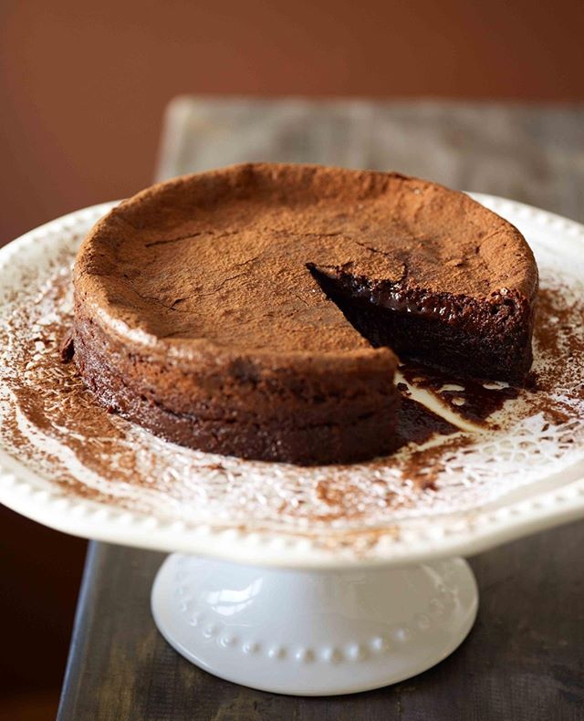 Chocolate fudge cake⁣
.⁣
.⁣
.⁣
.⁣
.⁣
.⁣
.⁣
.⁣
#melt_catering #chocolatecake #zurichchocolate #privateeventcatering #localingredients #eatlocalzurich #everythinghomemade #meltcateringzurich #cateringzurich #corporatelunchcatering #zurichcatering#weddi