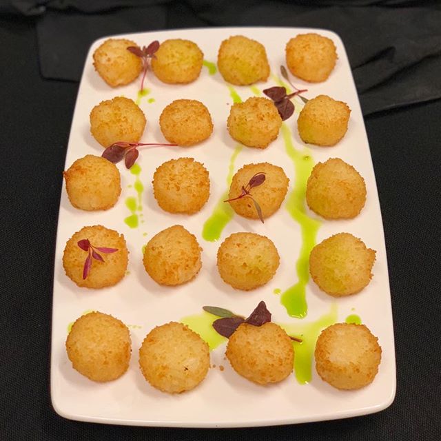 Great event last night at the Bulgari boutique in Z&uuml;rich! These tasty cheese filled risotto bites with basil infused oil disappeared very quickly.⁣
.⁣
.⁣
.⁣
#melt_catering #privateeventcatering #localingredients #eatlocalzurich #everythinghomema