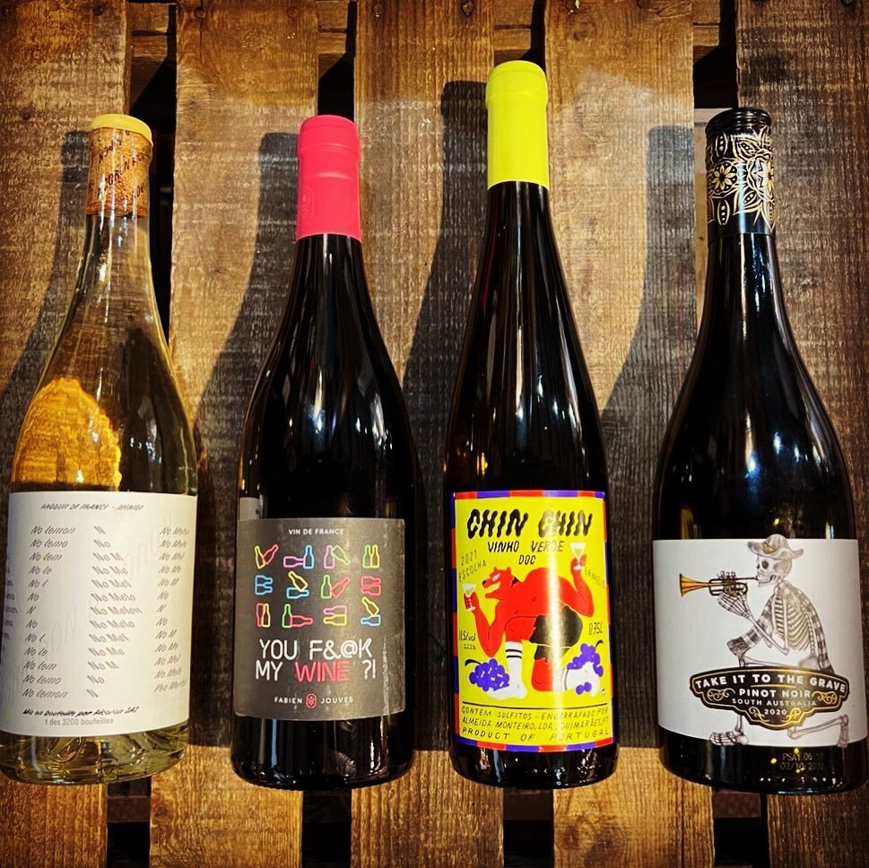 2 old favourites in the middle of 2 exciting newbies!

1. @chateaupicoron - no lemon no melon
2. @masdelperiefabienjouves - you fuck my wine
3. Quinta do Ermizio &amp; @noblerotbar - chin chin
4. @takeittothegravewines - pinot noir 

#wine #vino #whi