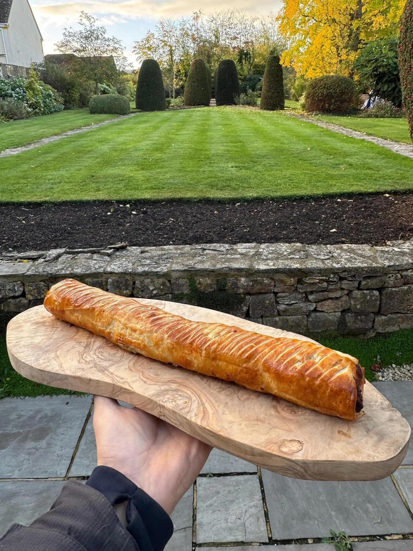 Who said size doesn&rsquo;t matter?! The Cotswolds&rsquo; biggest sausage roll&hellip;.? This 40cm monster can be pre-ordered and we will cook it fresh for you. #schlong #broadway #cotswolds #girth #sausage #sausageroll #roll #sausagerolls #meaty #le