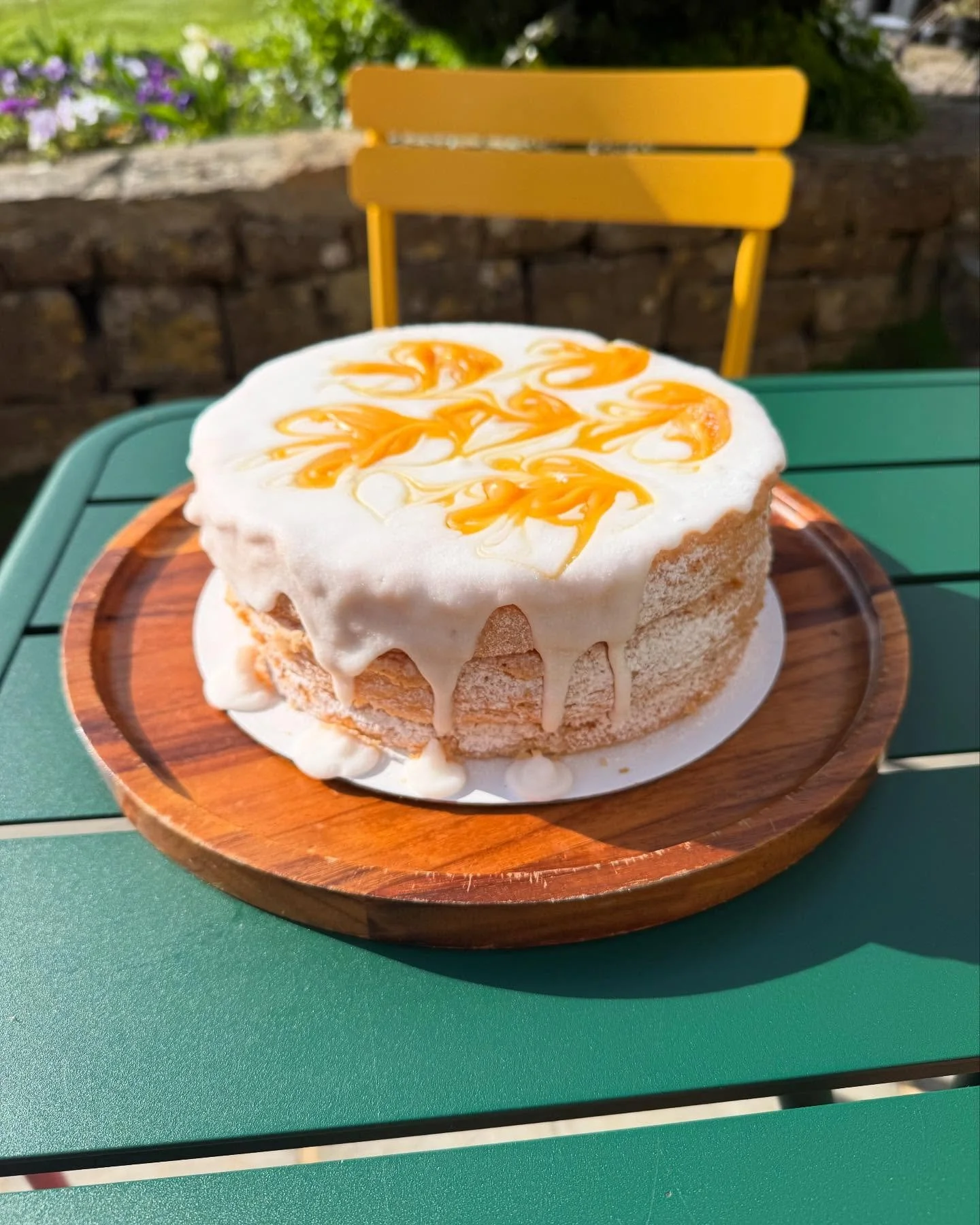 CAAAAAKE 🎂🍰 Our passion fruit curd layer cake. Made with Deli passion fruit curd and sold by the slice or whole. If you&rsquo;d like to order any of our cakes, please get in touch. #deli #cake #sponge #cotswolds #curd #broadwaydeli #spongecake #pas