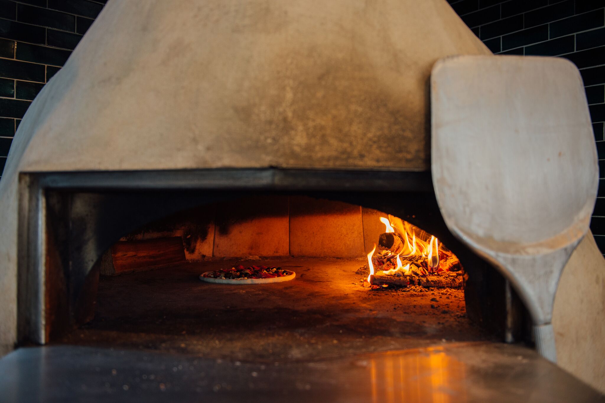 The Kings Head Kitchen Pizza Oven.jpg
