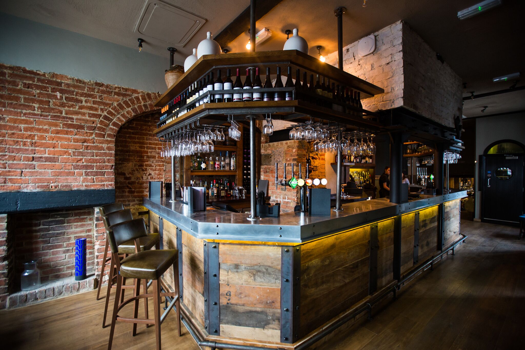 The Kings Head Bar 2.jpg