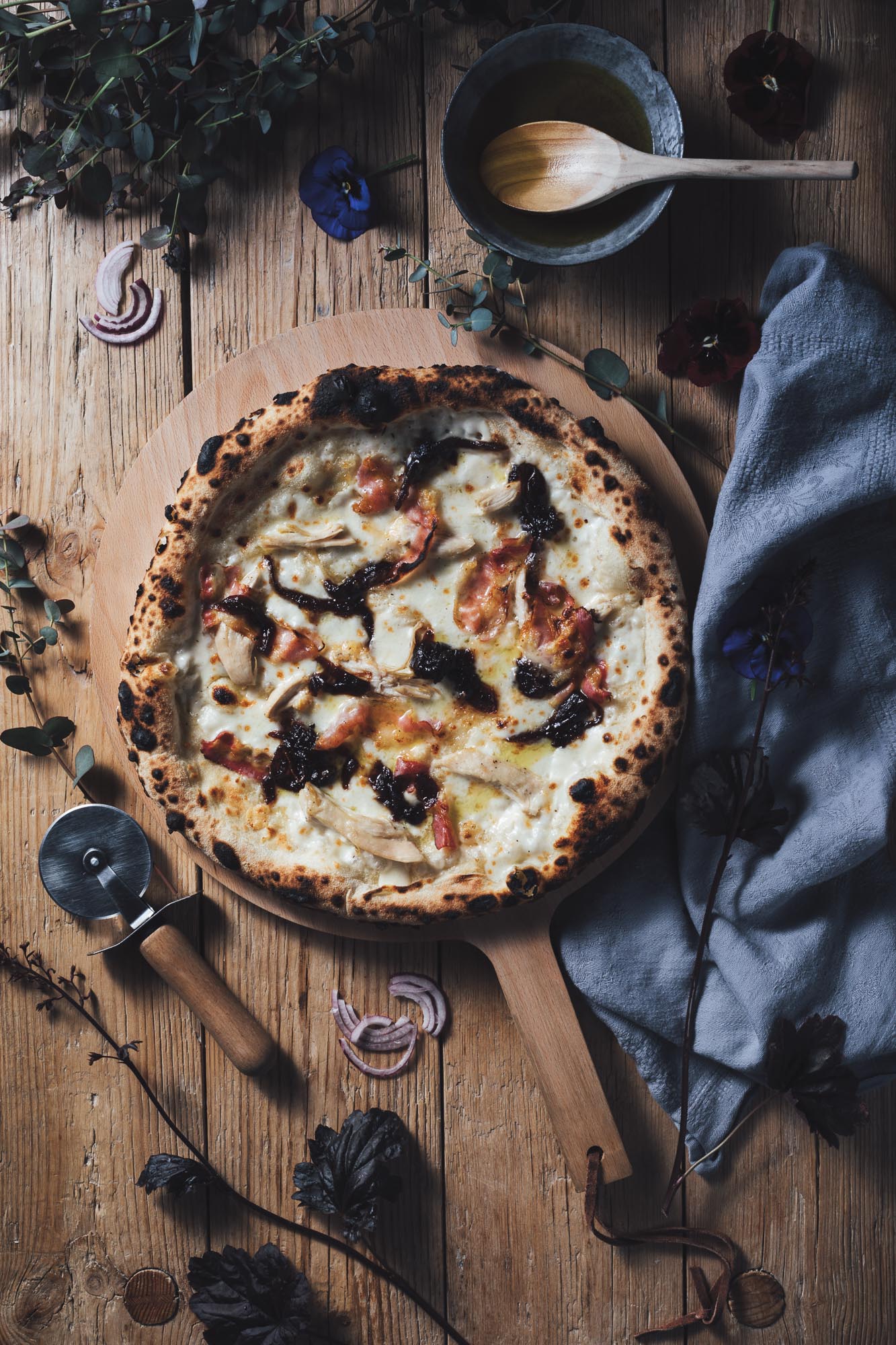 Authentic Neapolitan Pollo Bianca Pizza at the King's Head pub and restaurant in Chipping Ongar, Essex.jpg