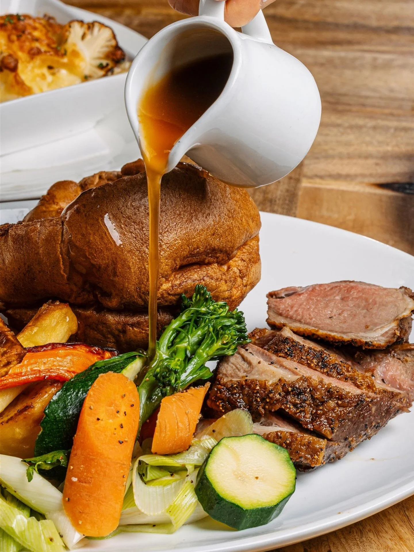 Good food, good company&hellip; who&rsquo;s coming in this Sunday? 🍖🥕🥦🍴