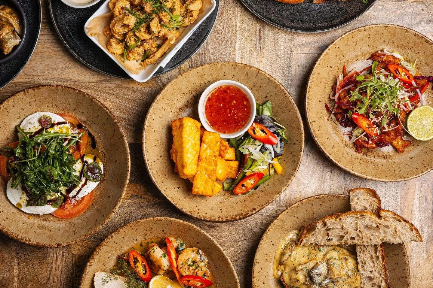 Sun&rsquo;s out, snacks out - this weekend we have the IDEAL weather for small plates☀️ come for the picky bits, stay for the pints! 🍻