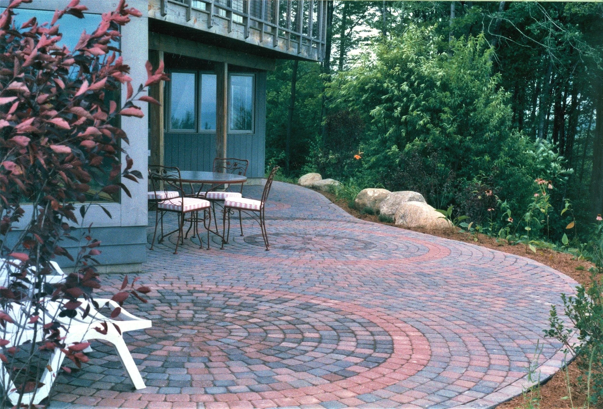 Circular paver patio