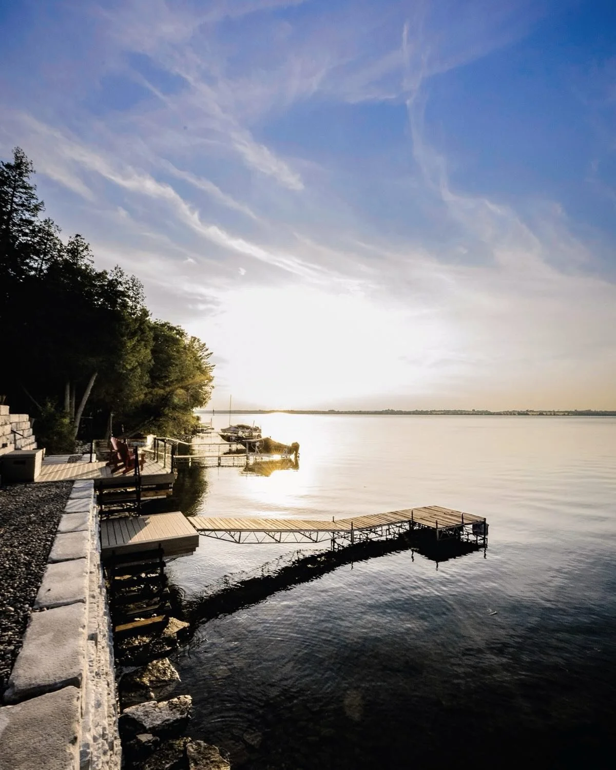 Weekends like this make us feel one step closer to summer sunsets on the dock, glass of wine in hand, and nowhere else to be.