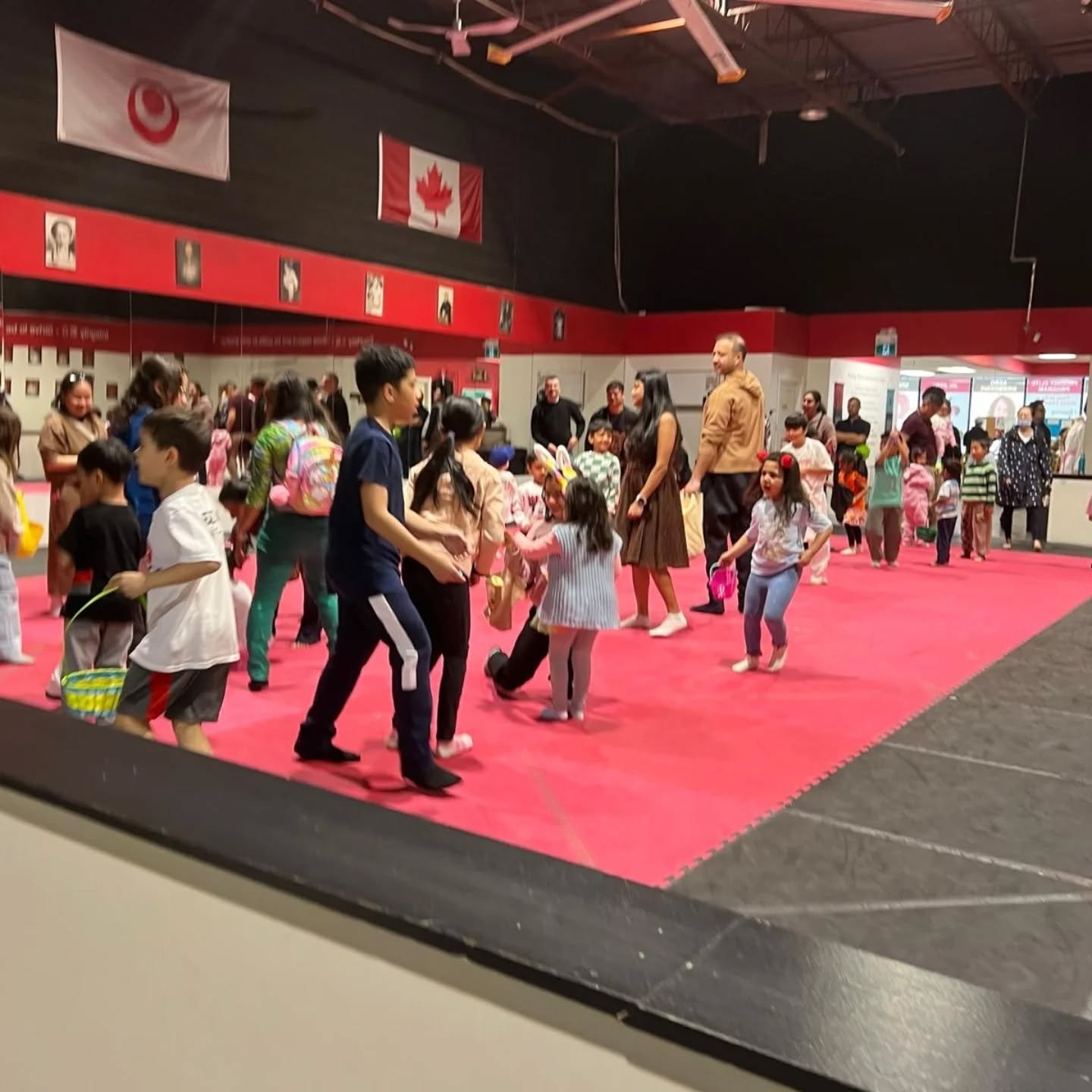 🐇 HAPPY EASTER 🐇
.
Thank you to all my volunteers who helped yesterday for our Easter School Supply Fundraiser. Over 200 people in attendance were collecting eggs, learning karate, meeting the Easter Bunny and contributing donations.
.
All school s