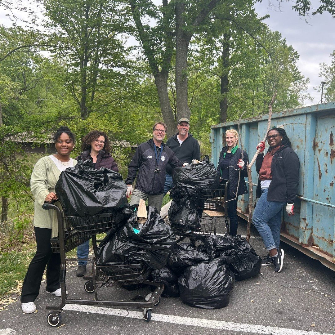 Supporting our environment's well-being is very important to us! 

During today&rsquo;s in-office workday, Sagers picked up trash around our building and other surrounding areas in honor of Earth Month 🌎 #TheSageWay