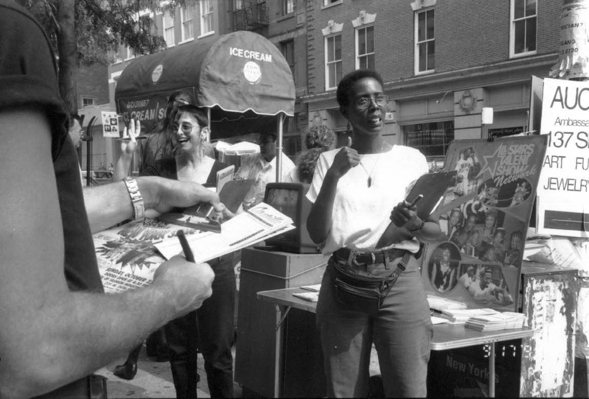  Molly Honingsfeld (left) and Jamela Stevens (right) in a Castillo fundraising street performance on the streets of New York City, 1992. (Photo by David Nackman) 