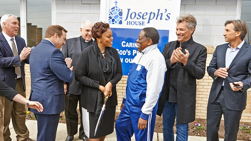 ribbon_cutting.htm_08.jpg